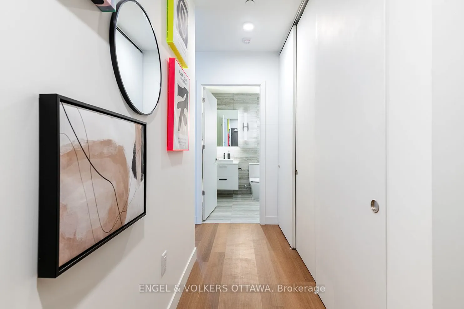 10 James Street, #211