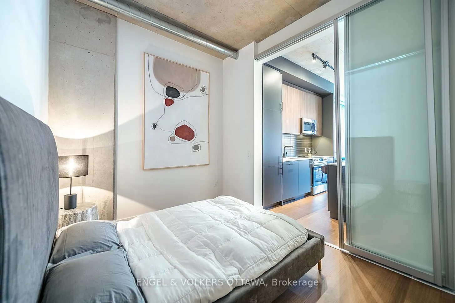 10 James Street, #211