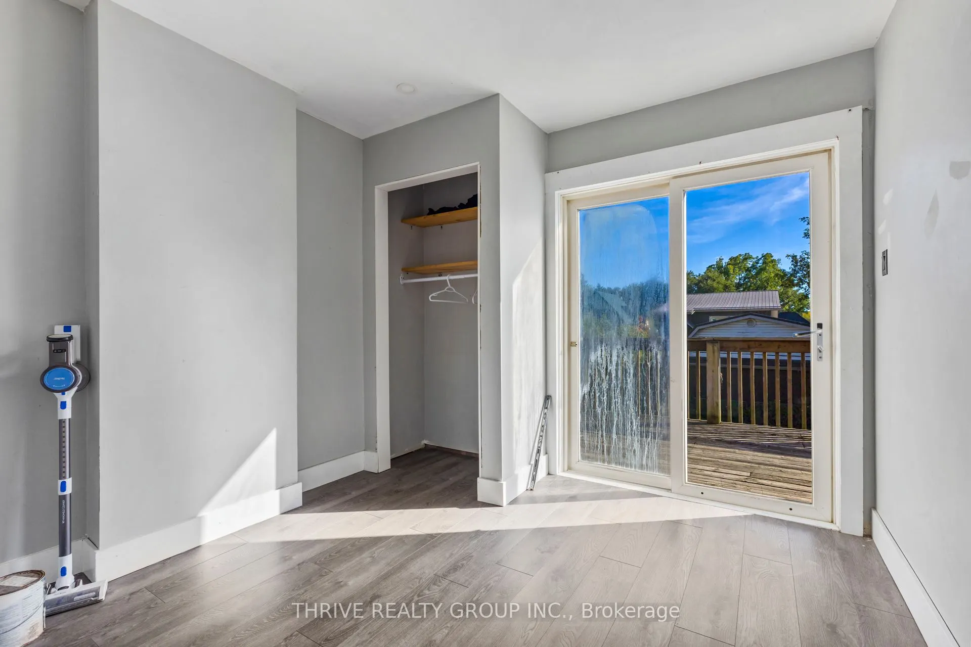 11 Forest Avenue
