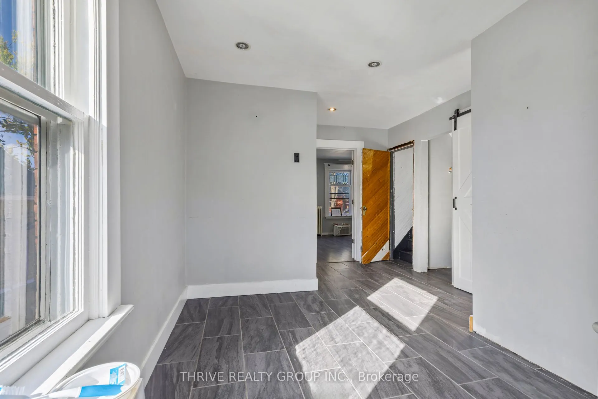 11 Forest Avenue