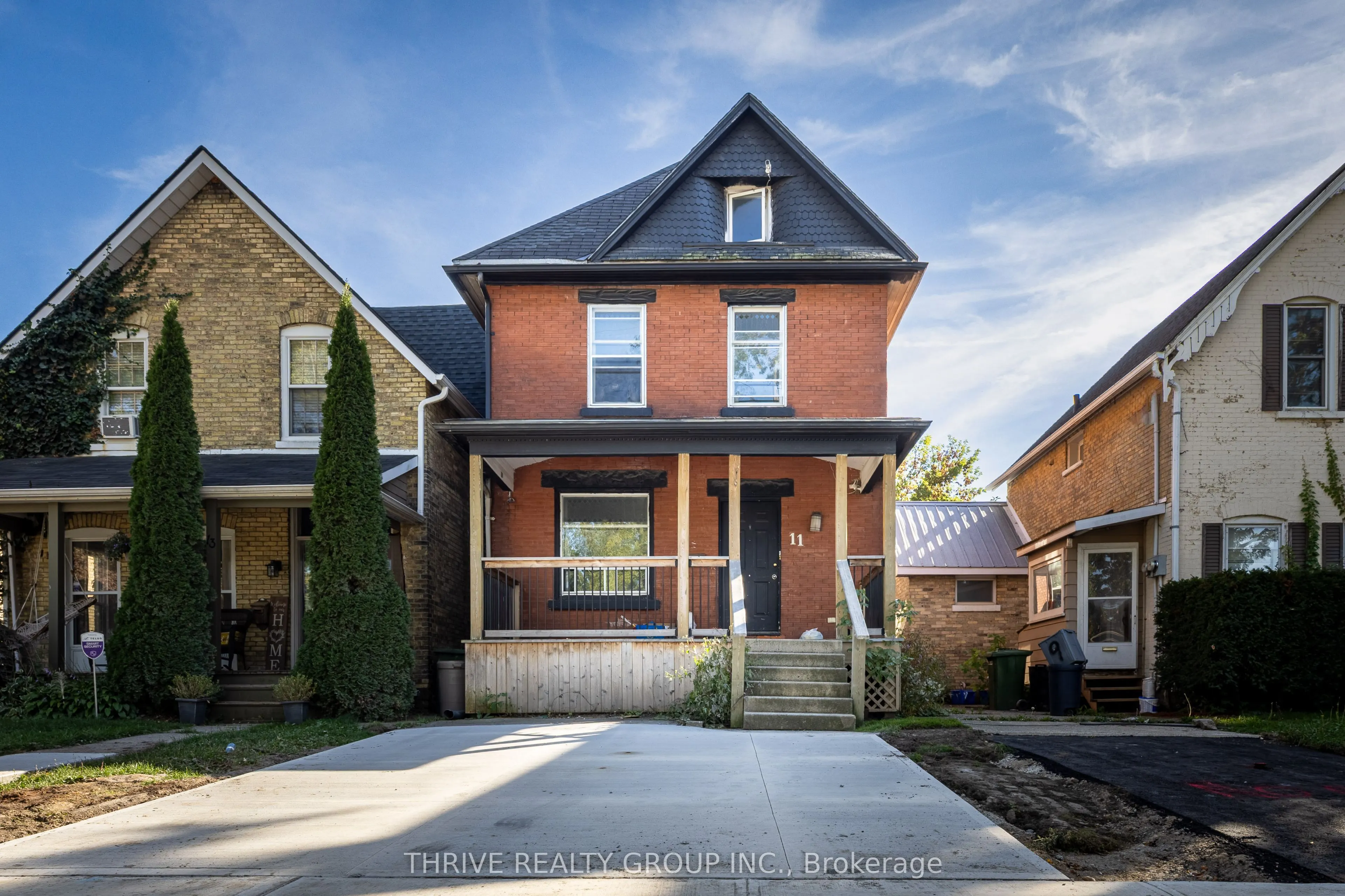 11 Forest Avenue