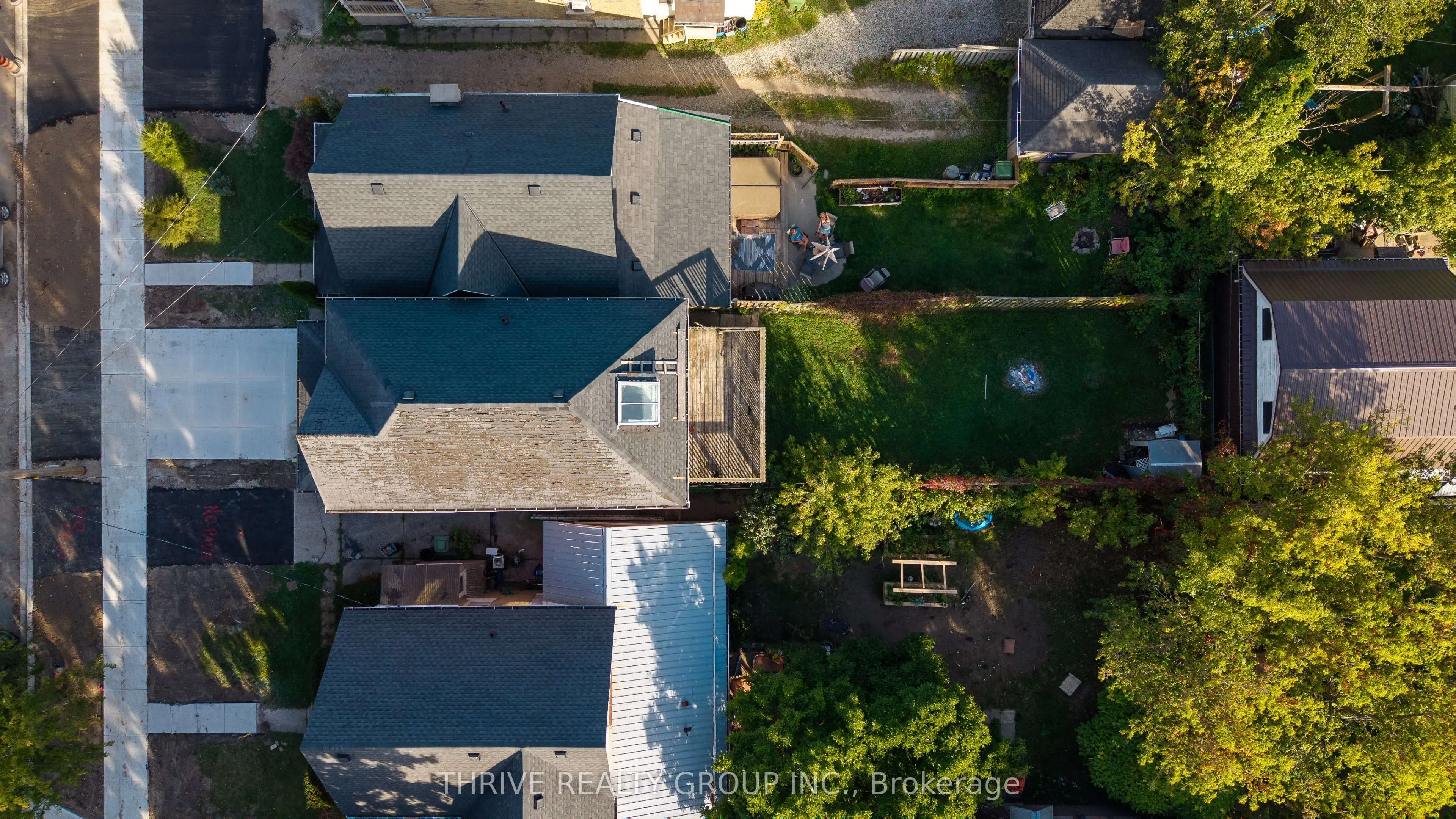 11 Forest Avenue