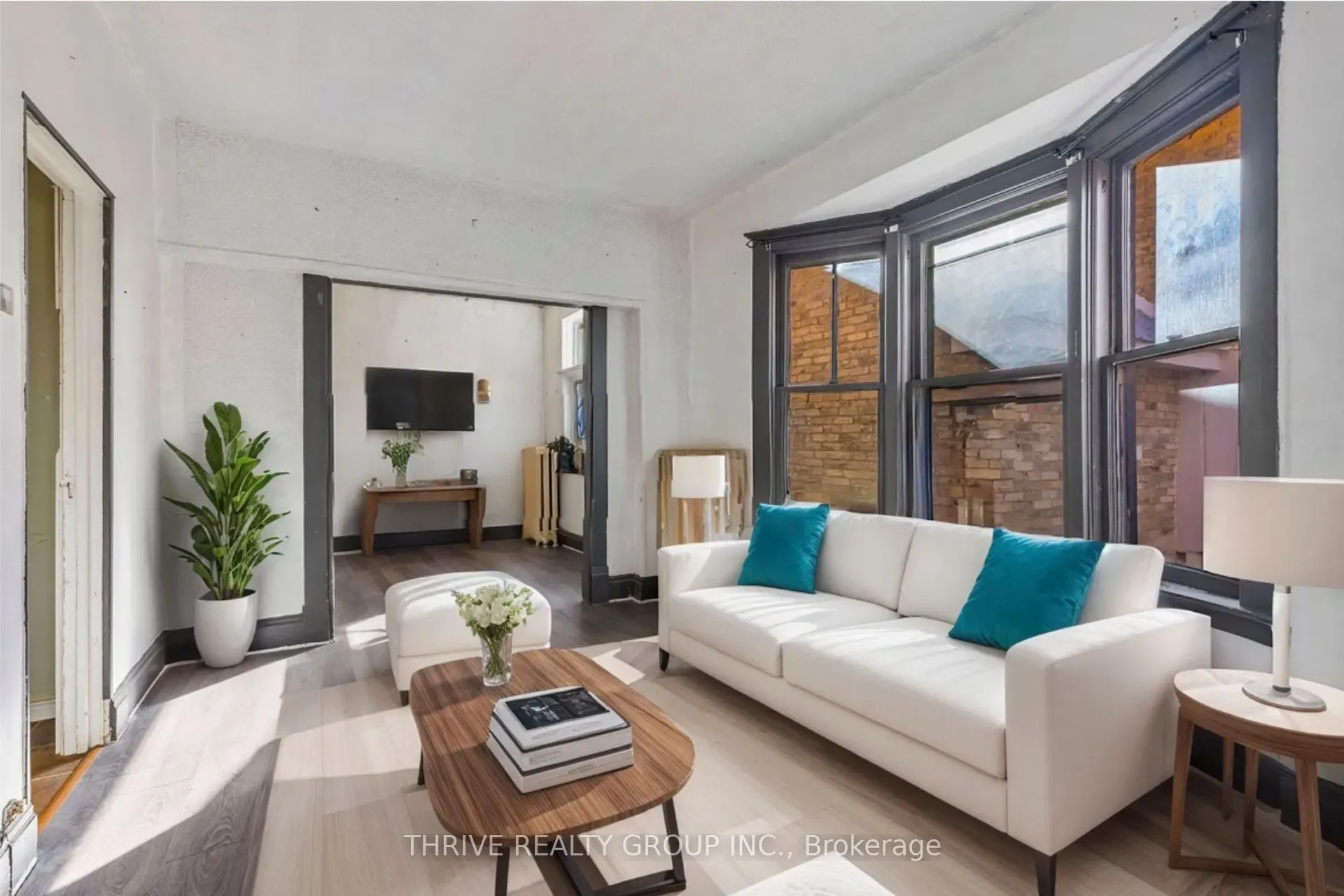11 Forest Avenue