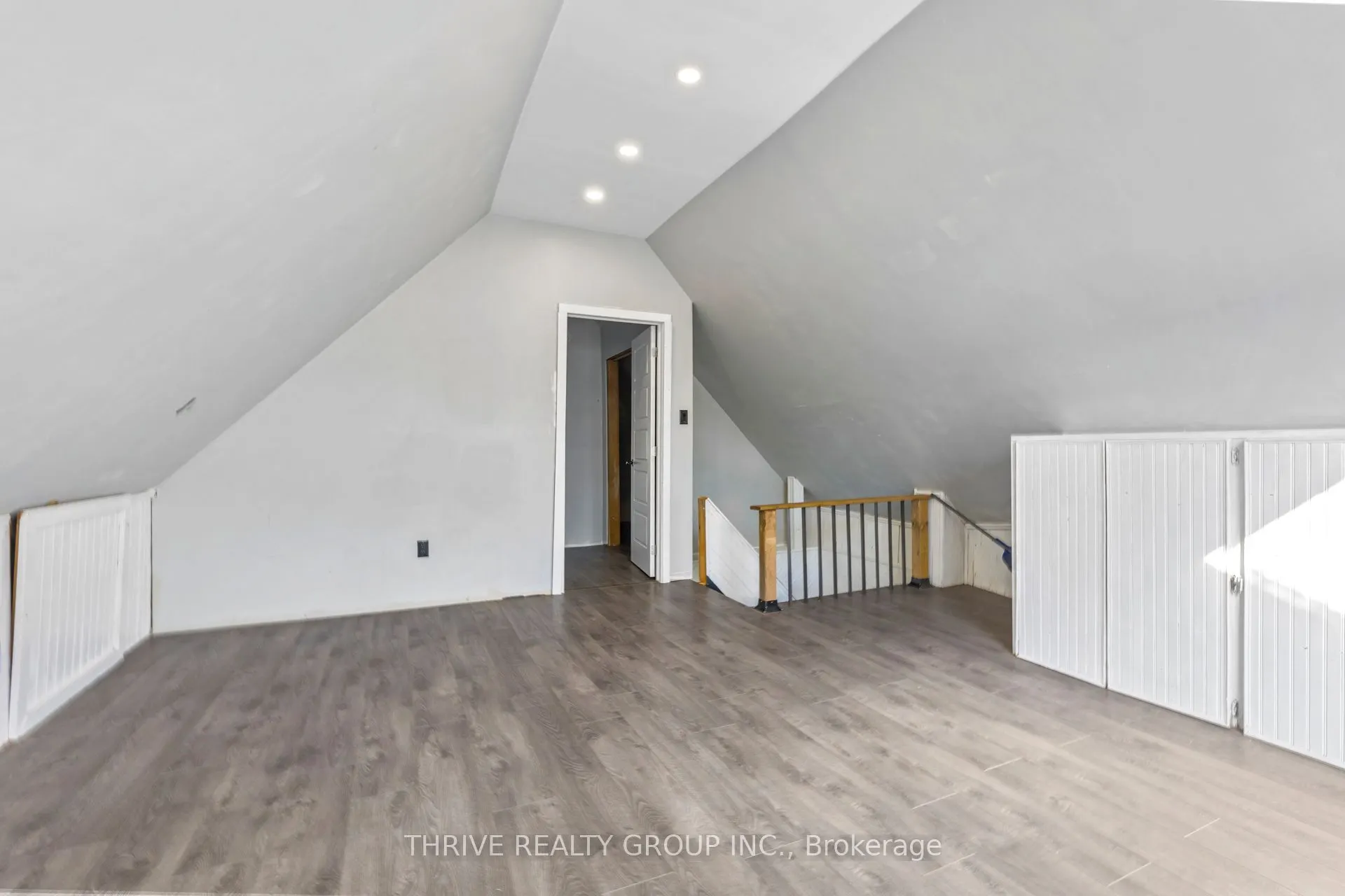 11 Forest Avenue