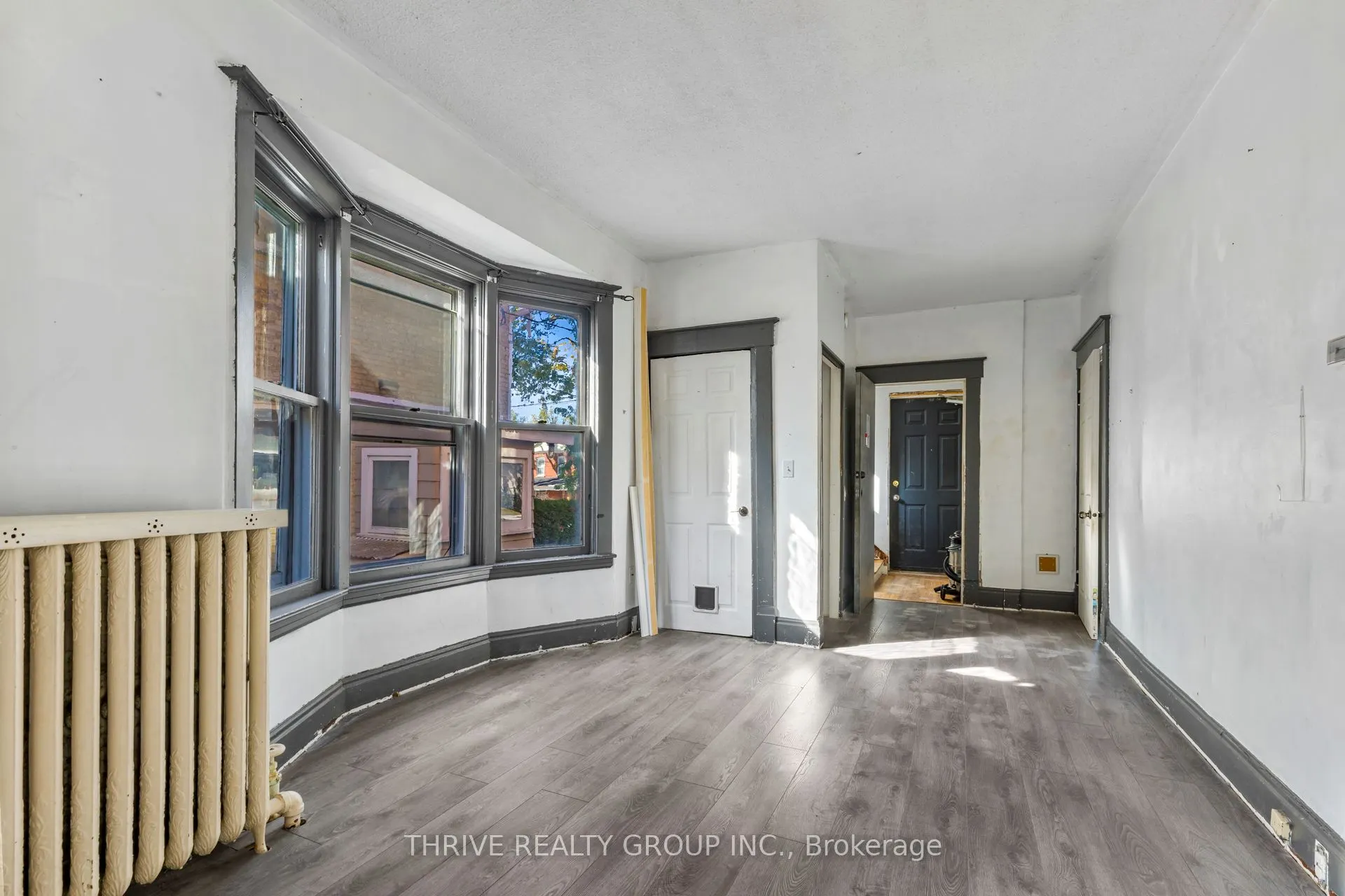 11 Forest Avenue