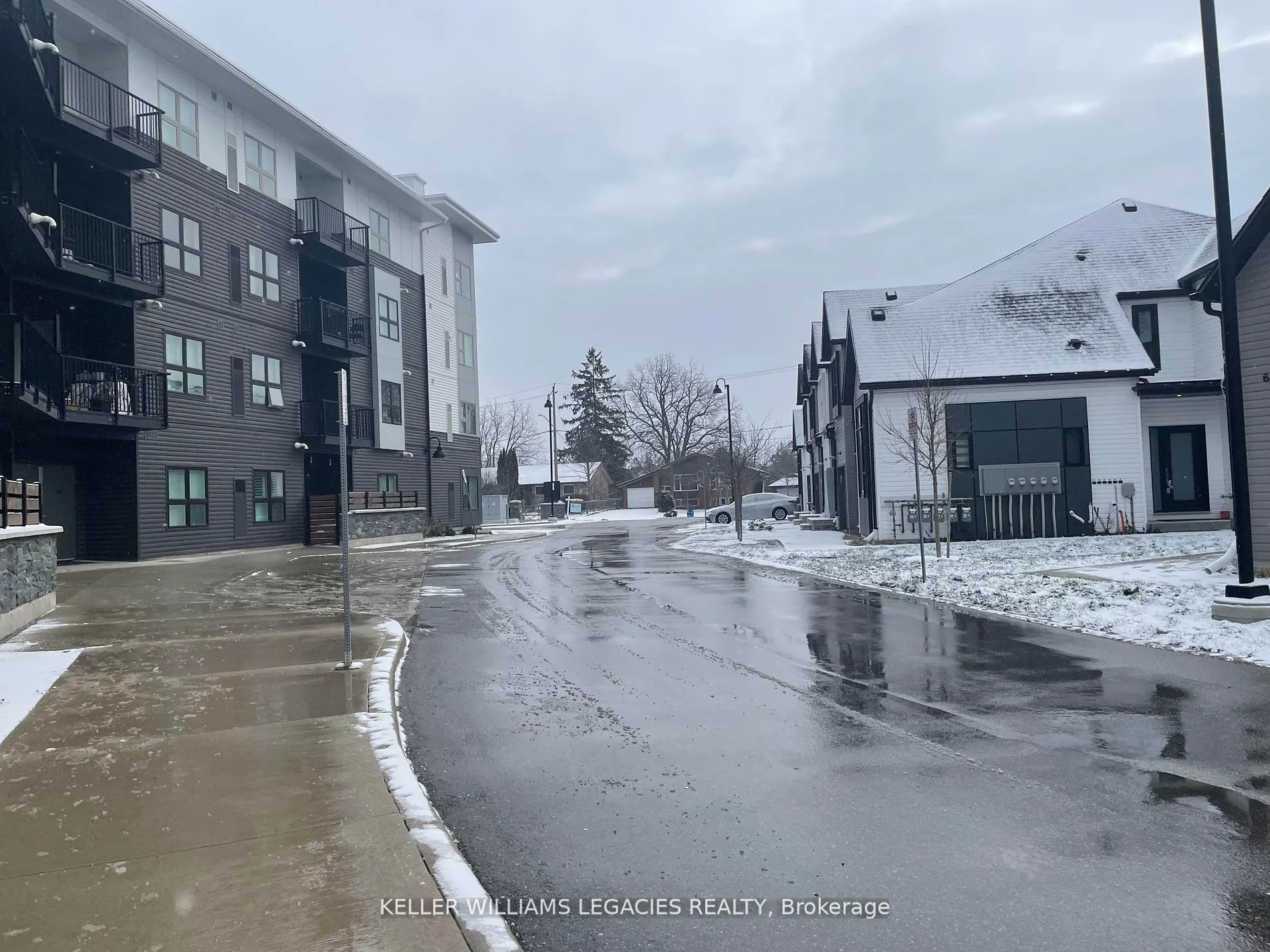 110 Fergus Avenue, #310