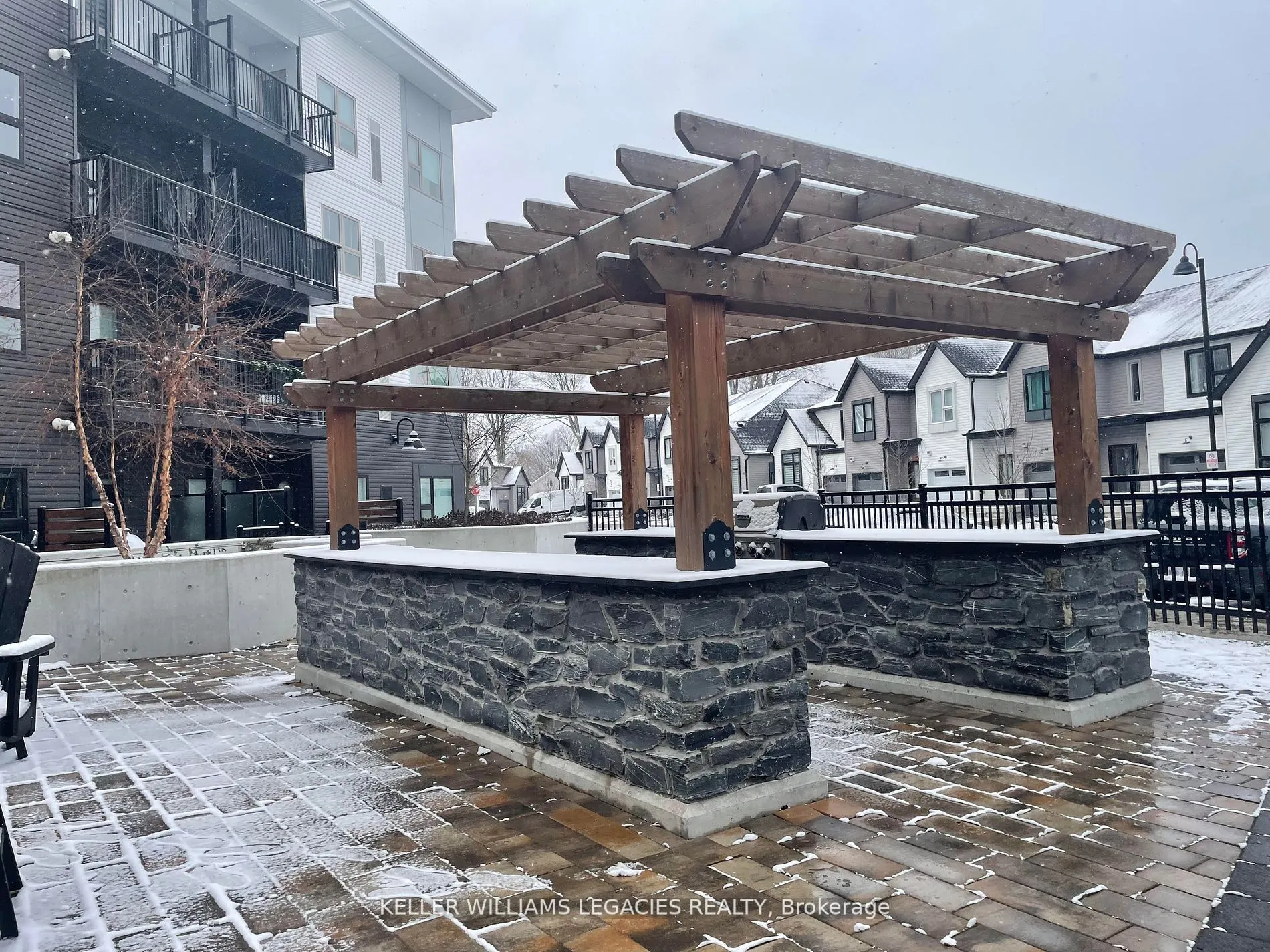 110 Fergus Avenue, #310