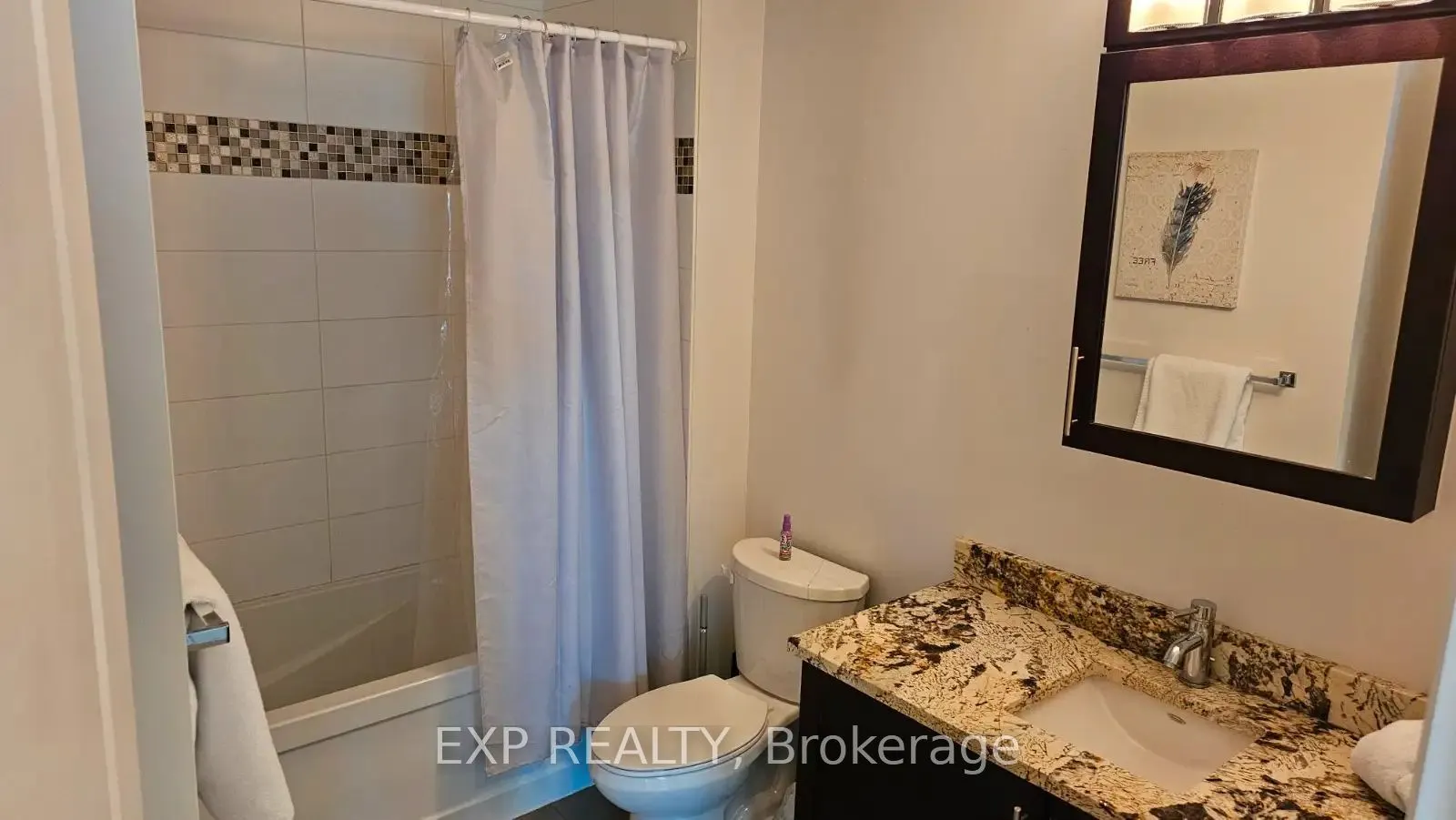 242 Rideau Street