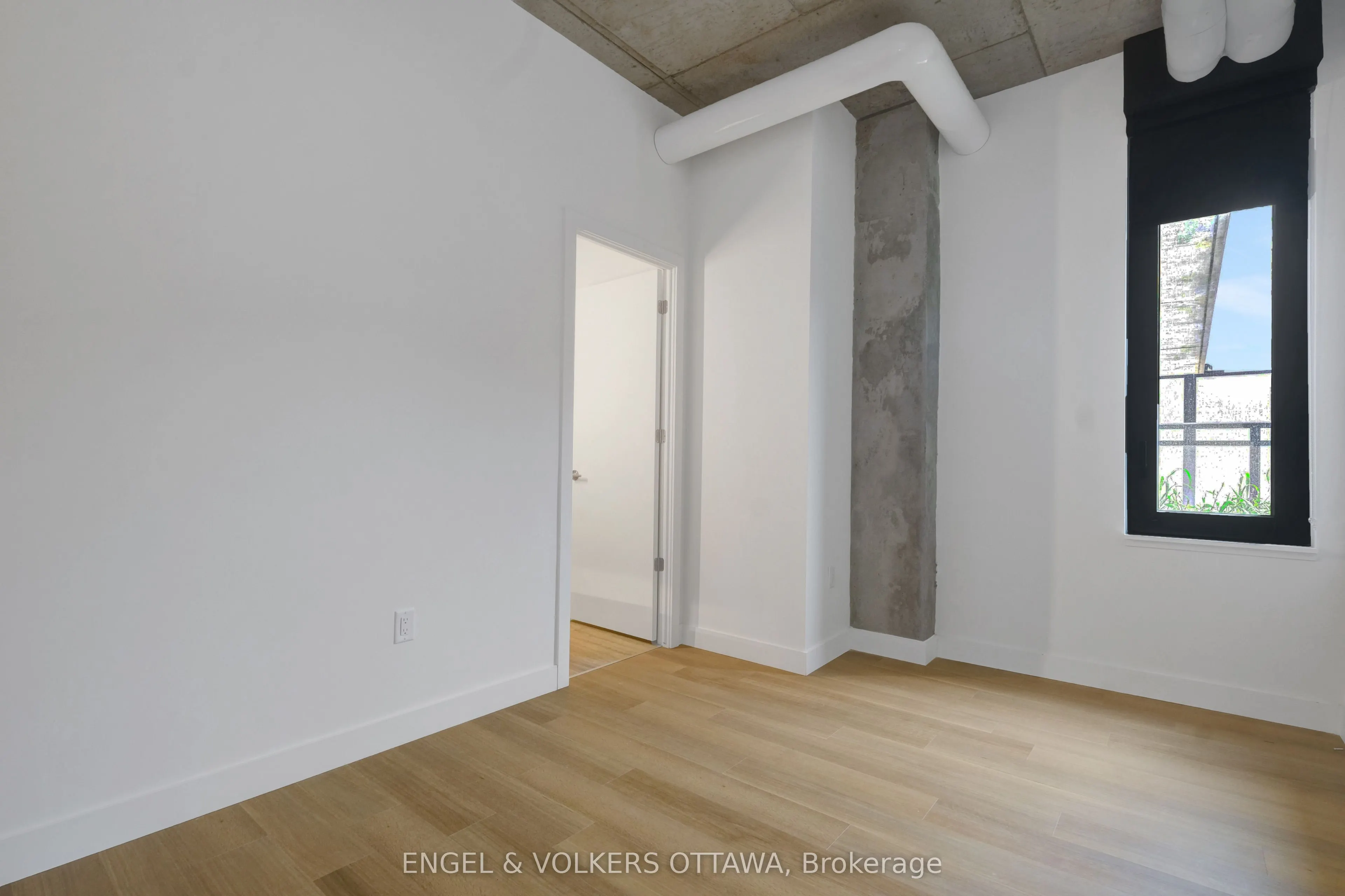 10 James Street, #201