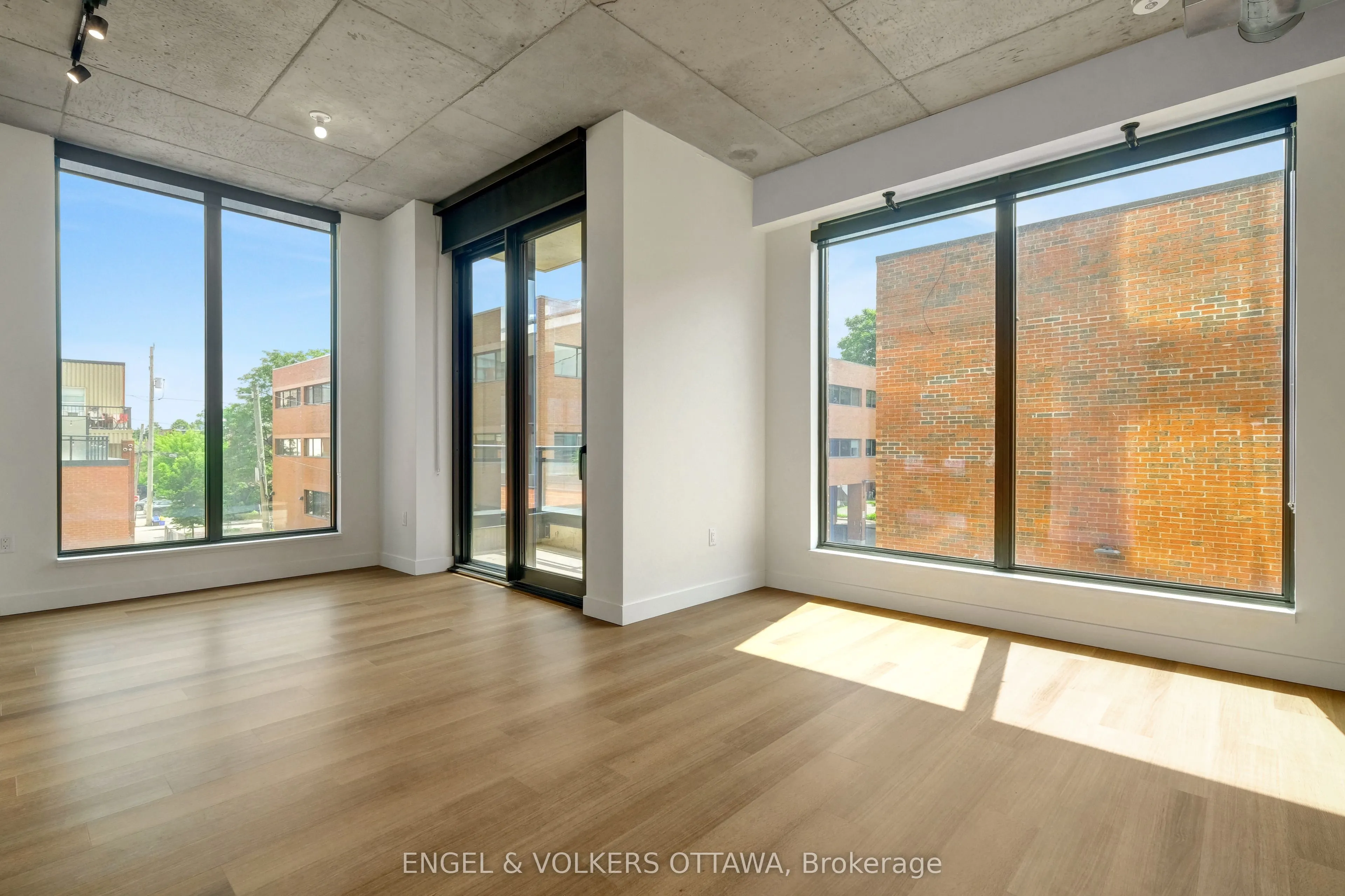 10 James Street, #201