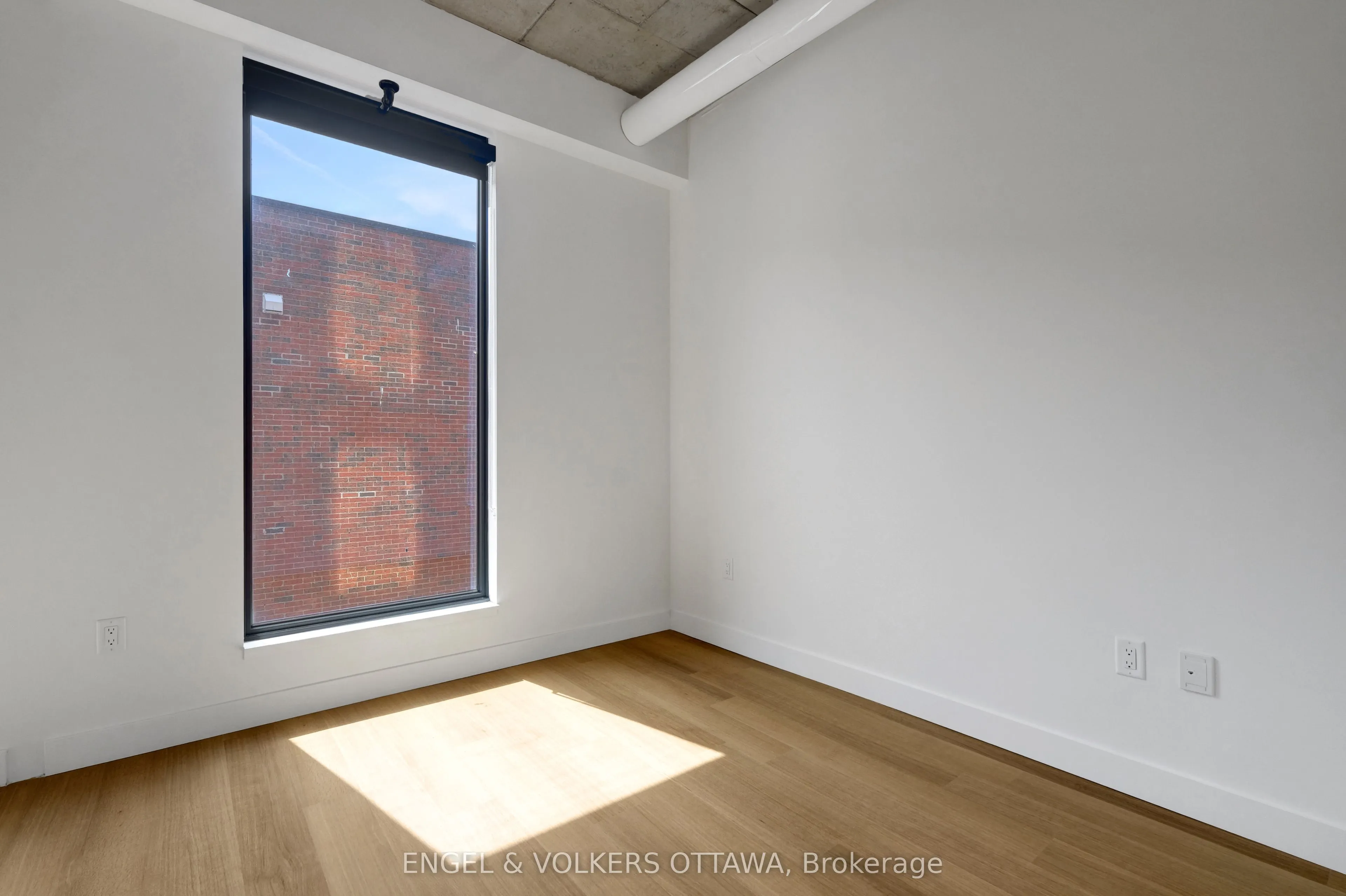 10 James Street, #201