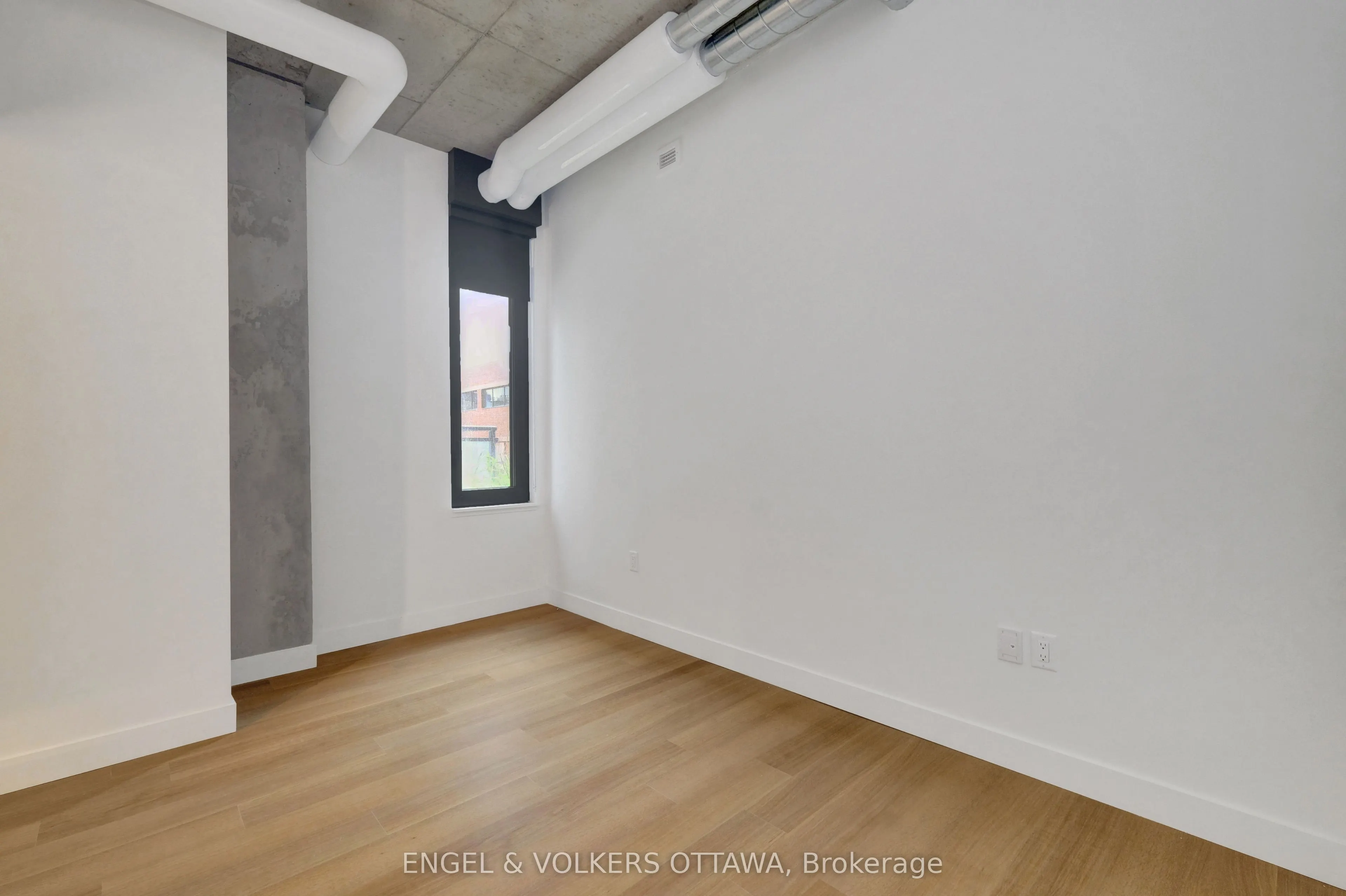 10 James Street, #201