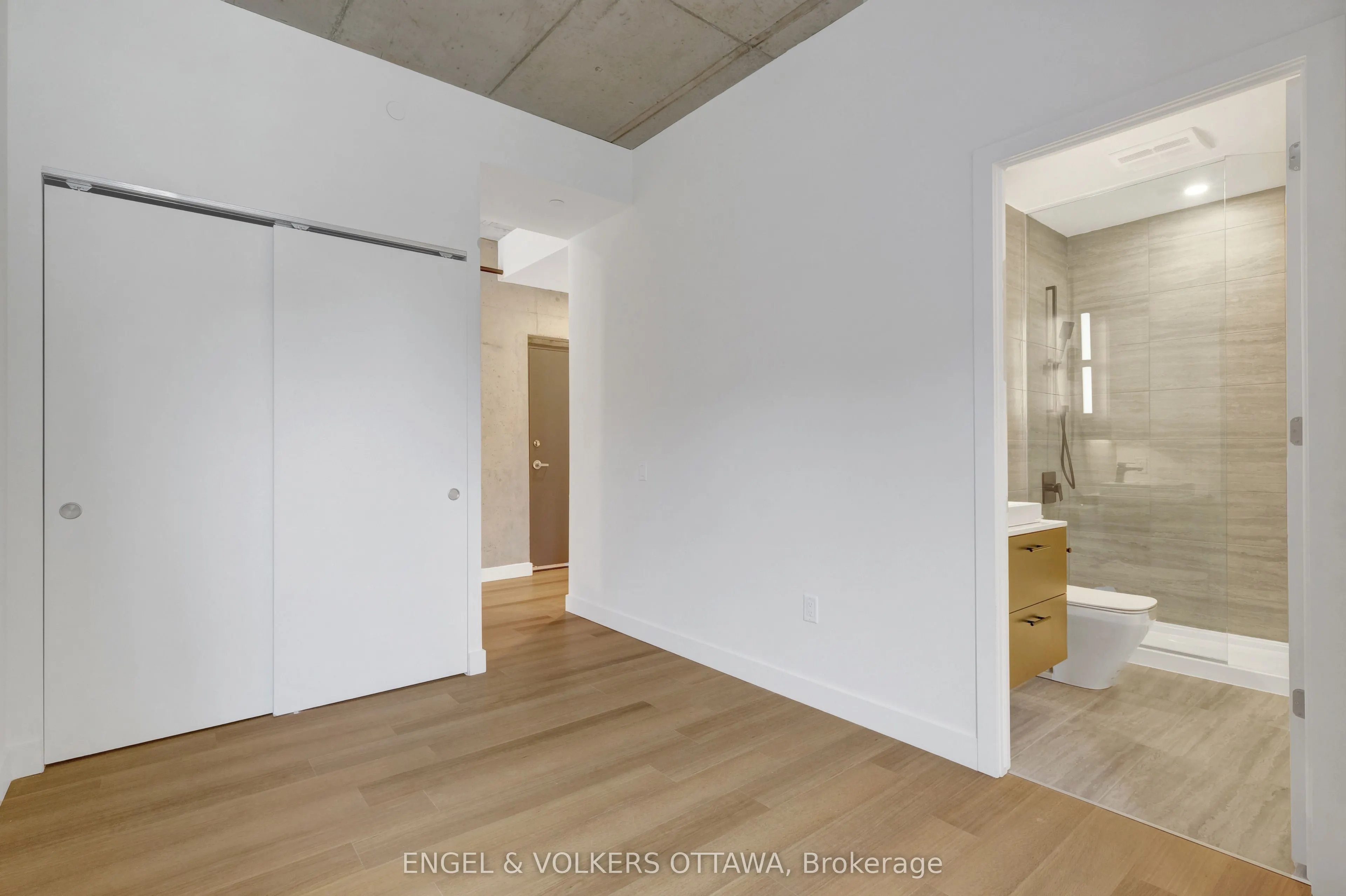 10 James Street, #201