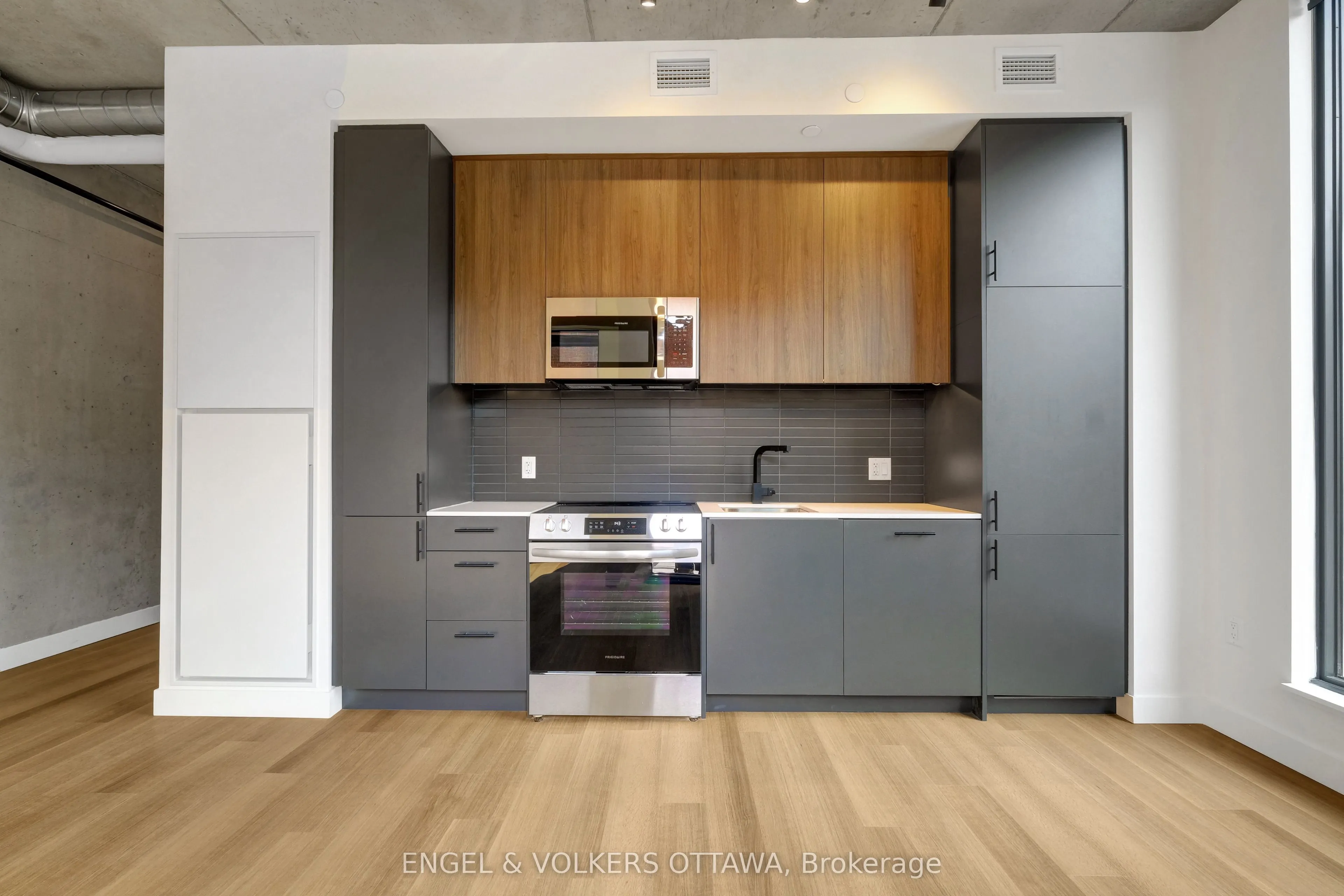 10 James Street, #201