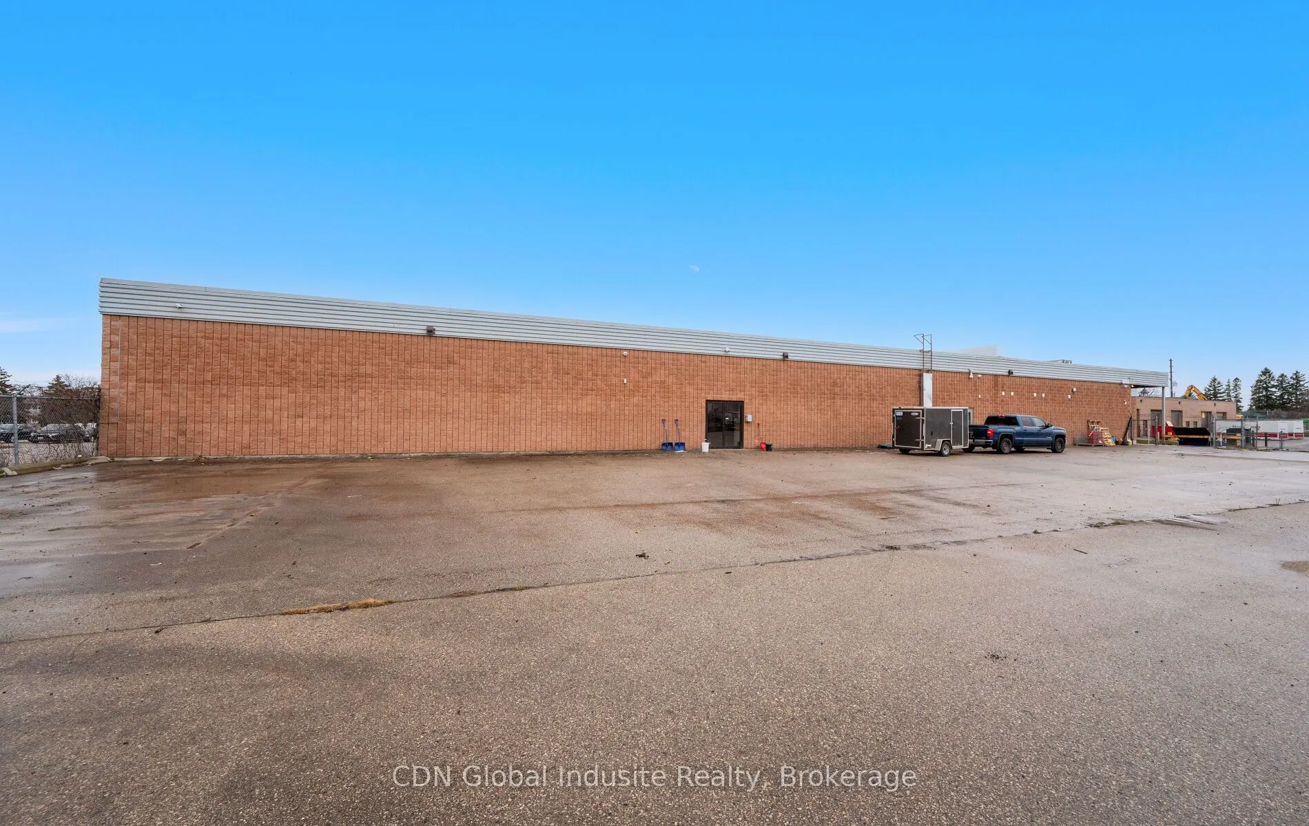 545 Silvercreek Parkway N