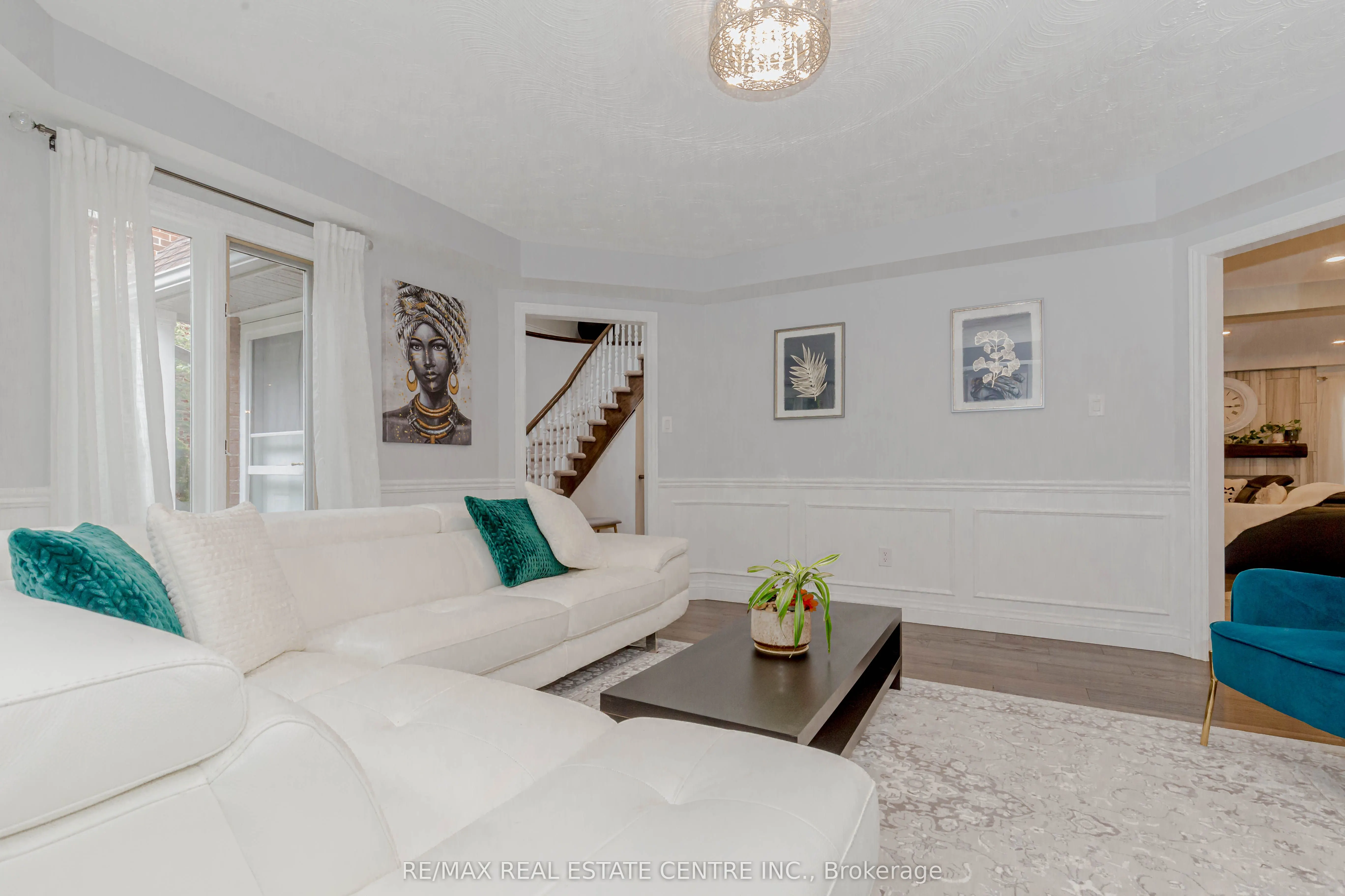 33 Strathroy Crescent