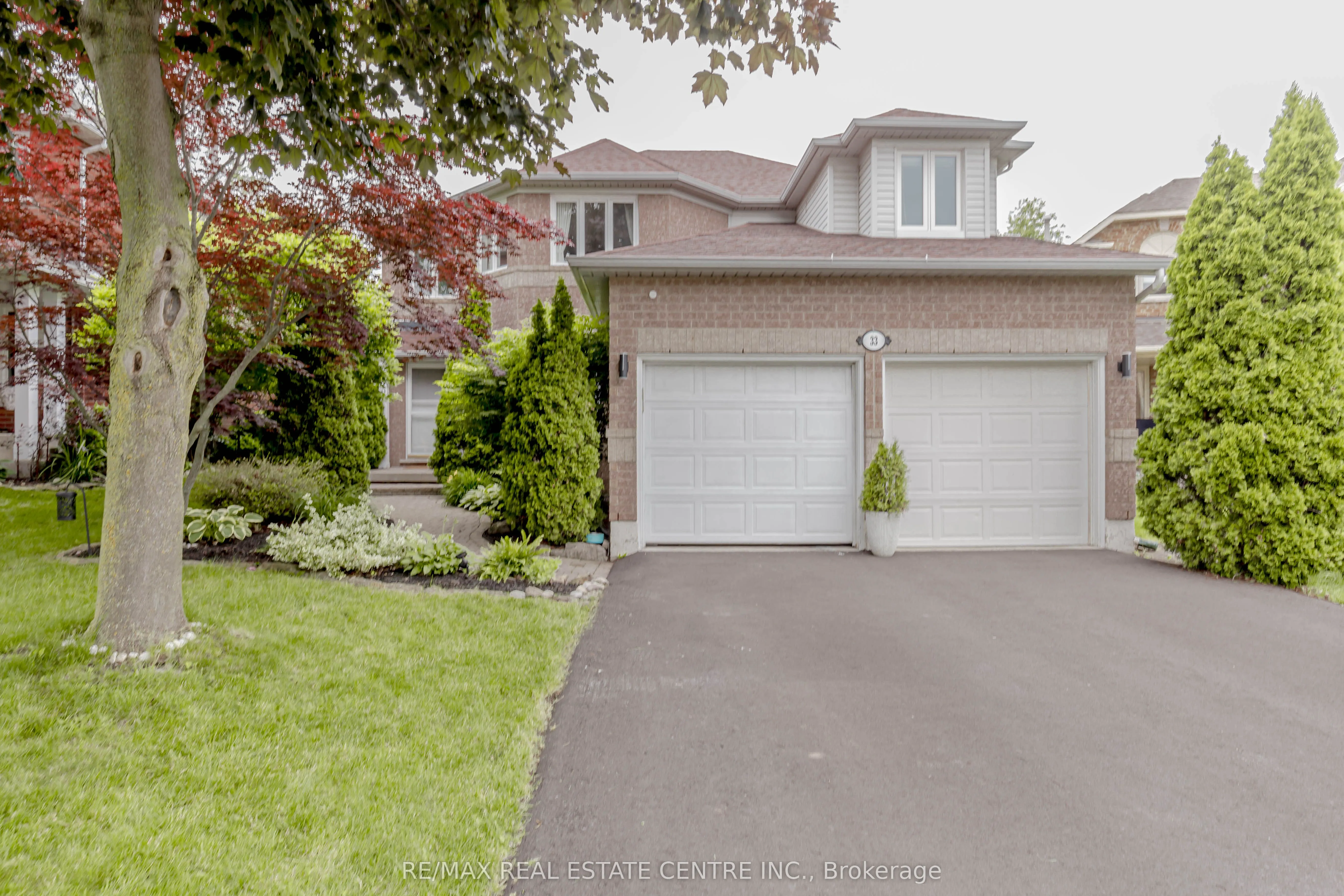 33 Strathroy Crescent
