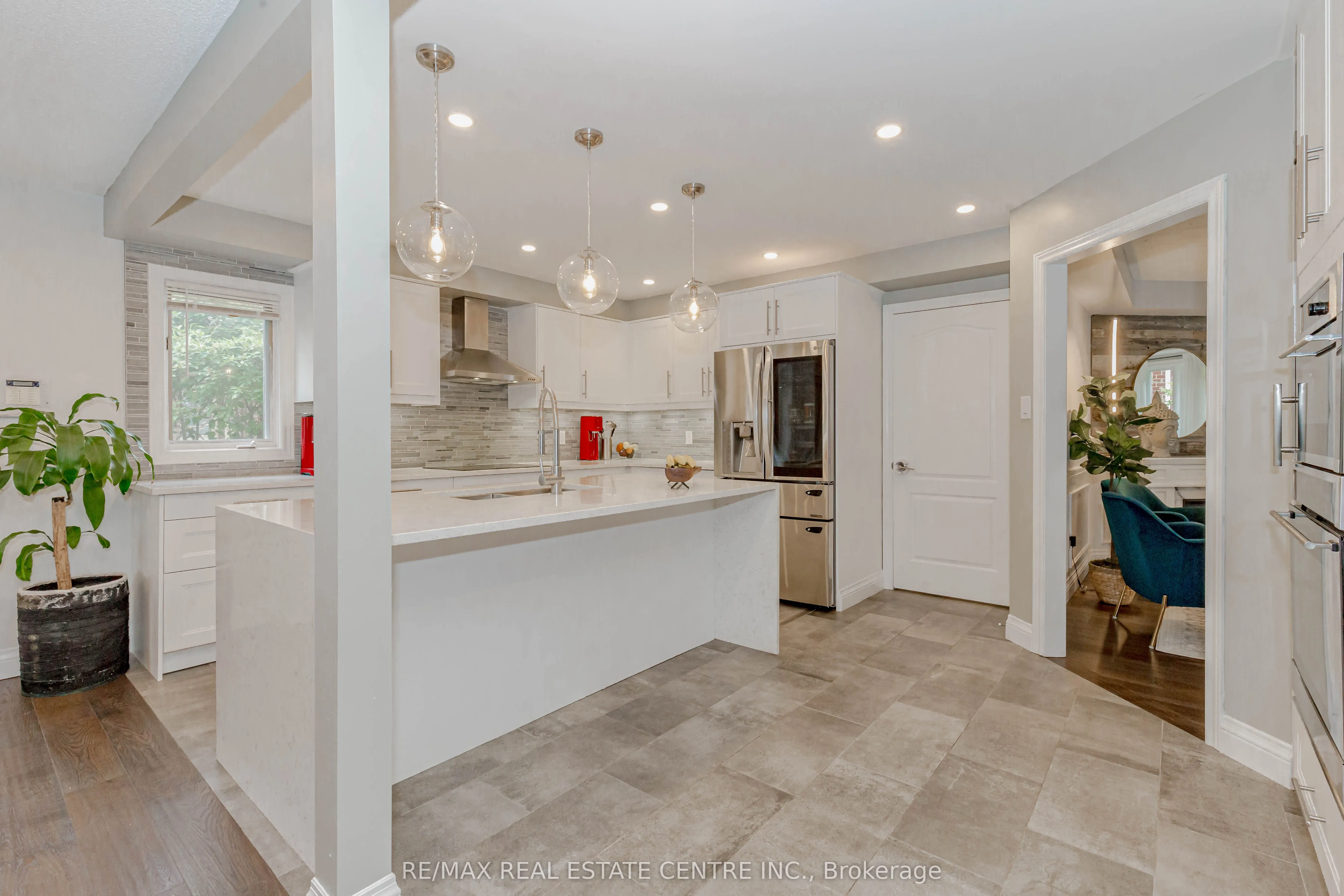 33 Strathroy Crescent
