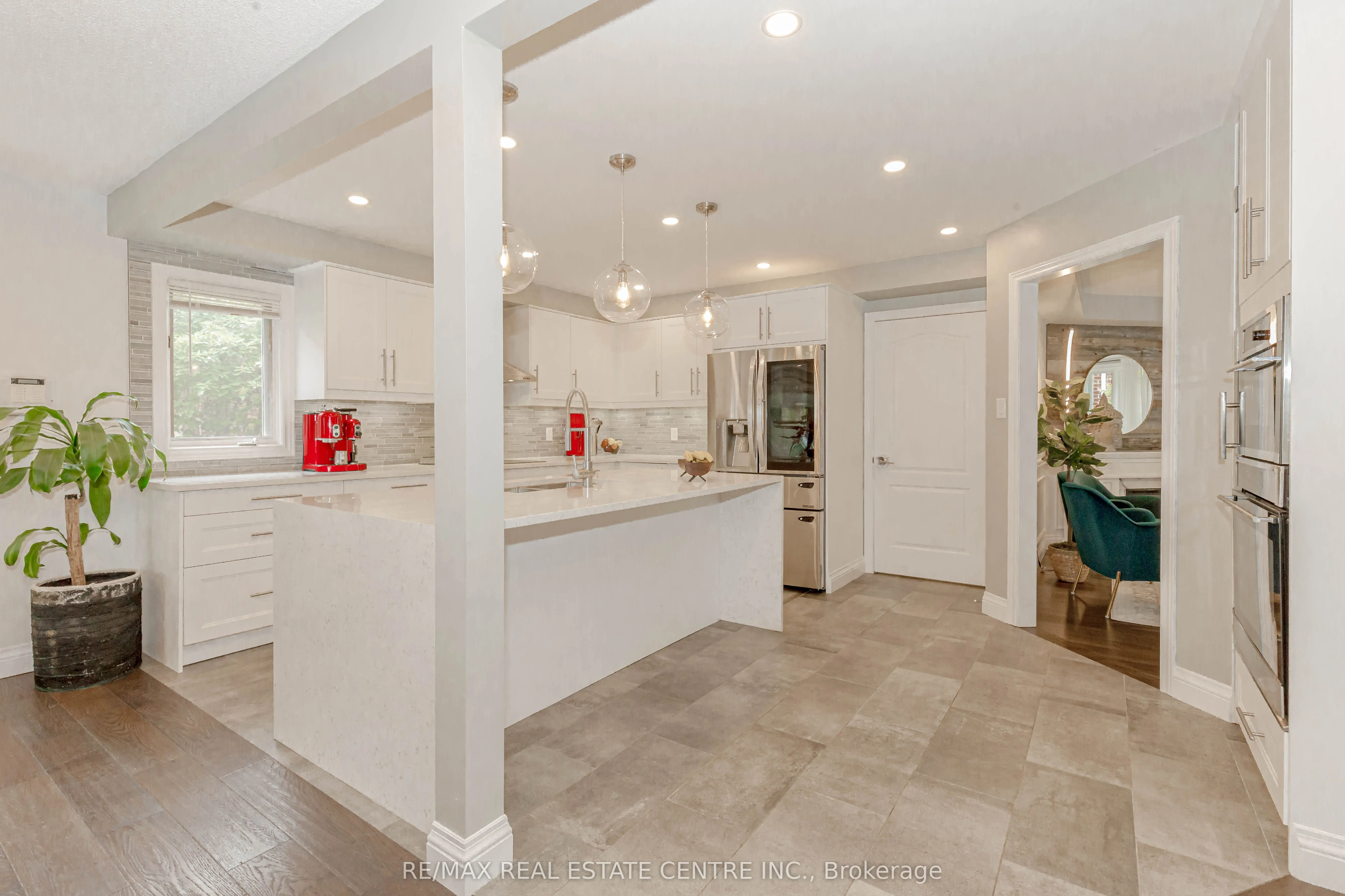 33 Strathroy Crescent