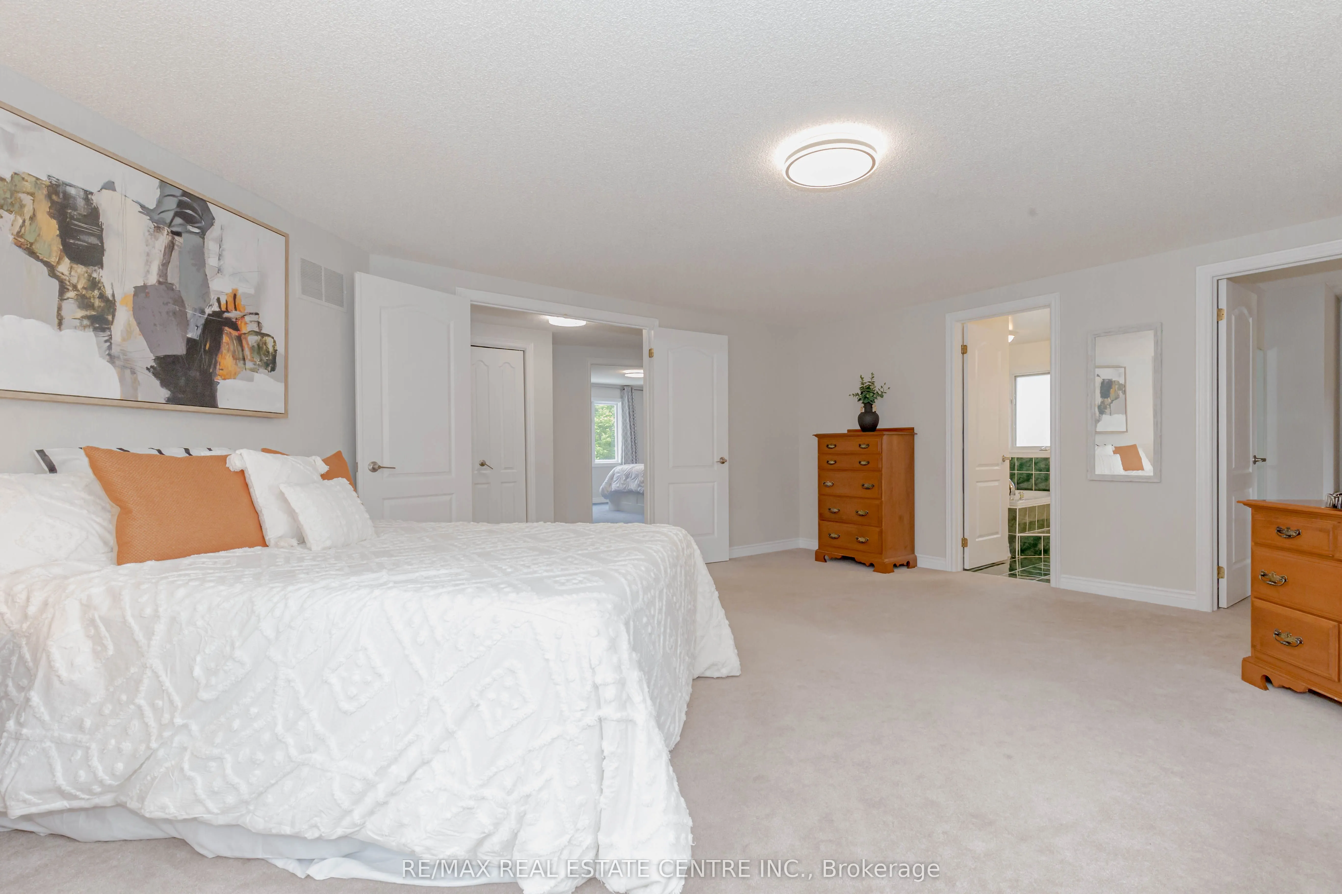 33 Strathroy Crescent