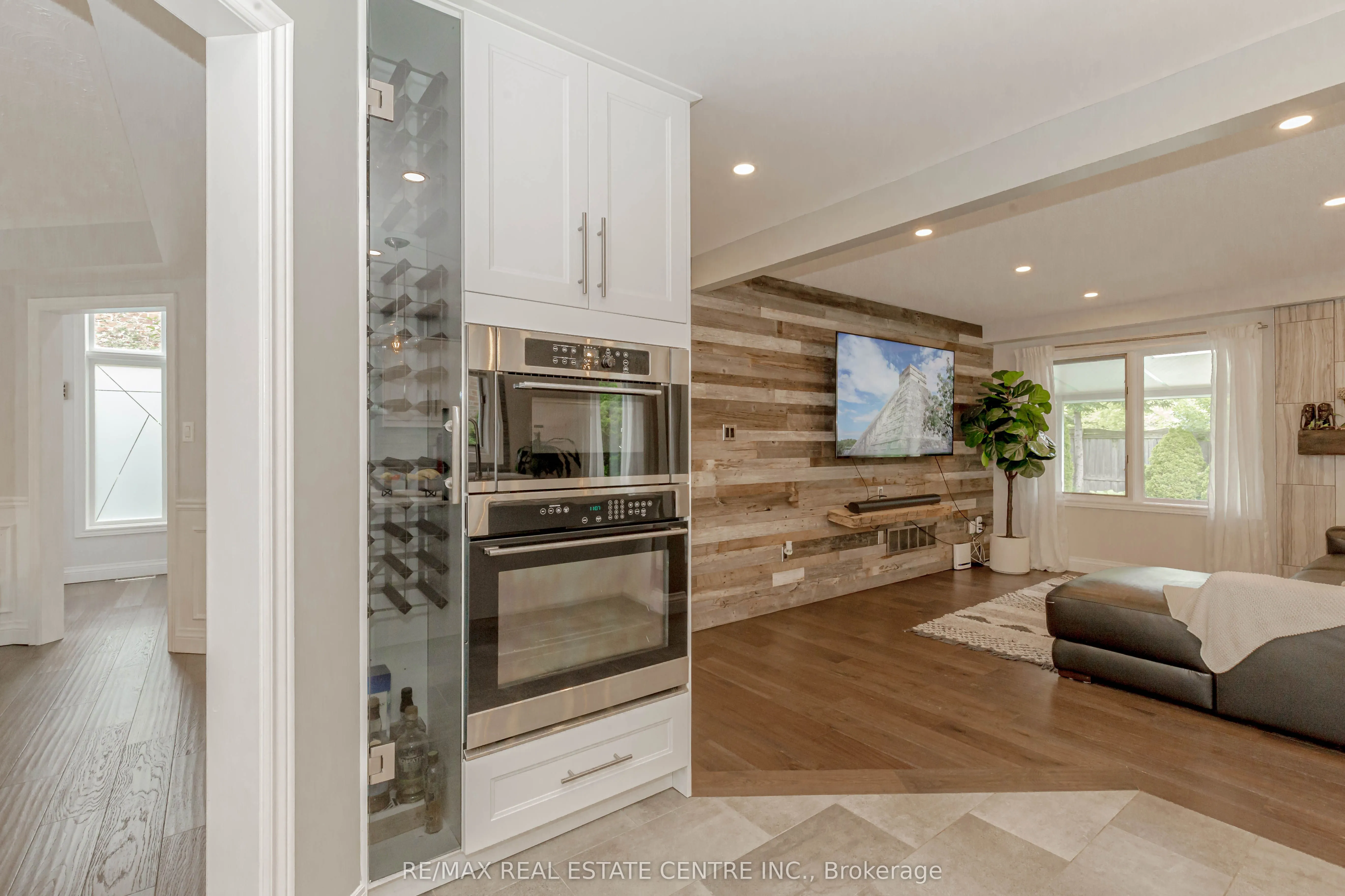 33 Strathroy Crescent