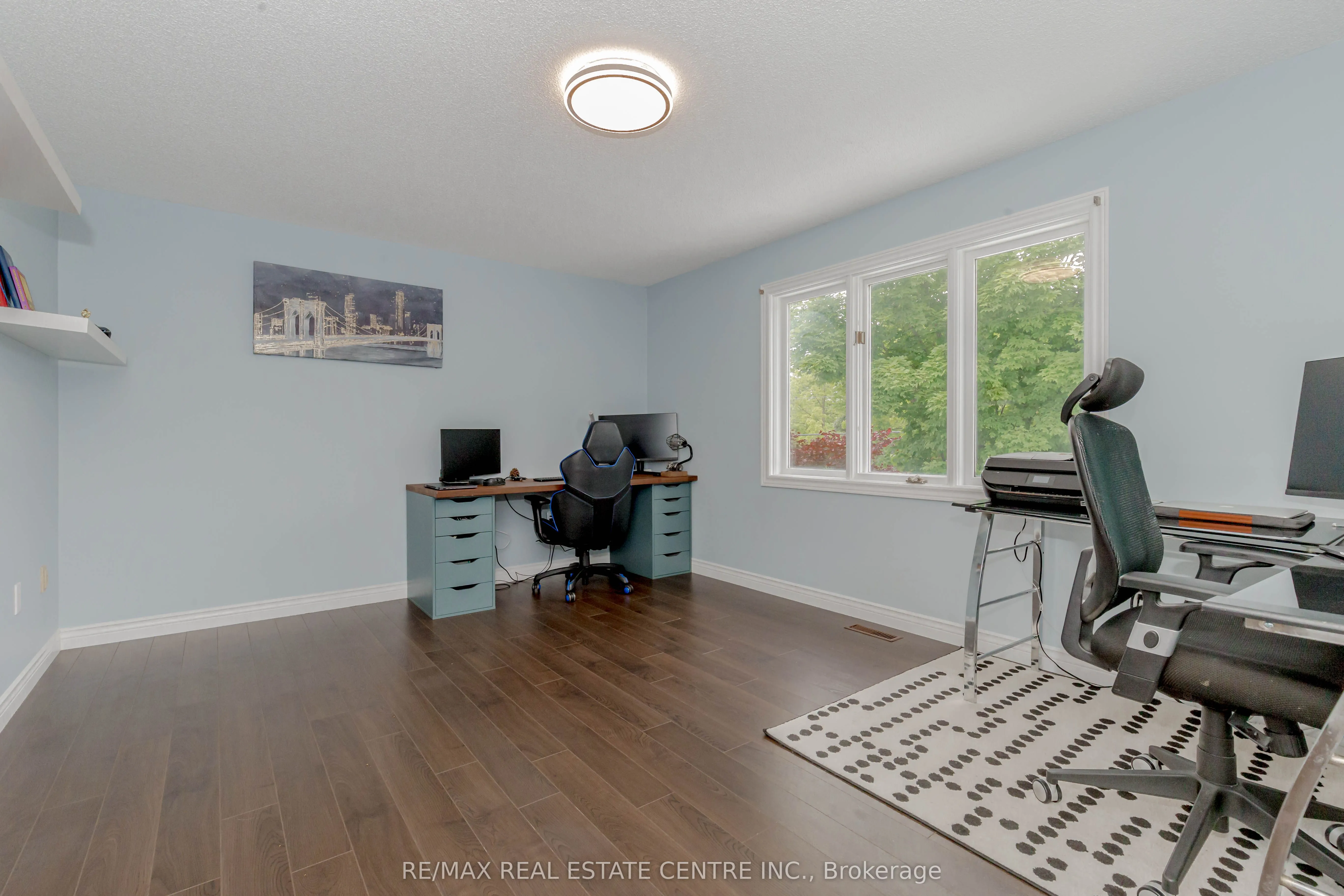 33 Strathroy Crescent