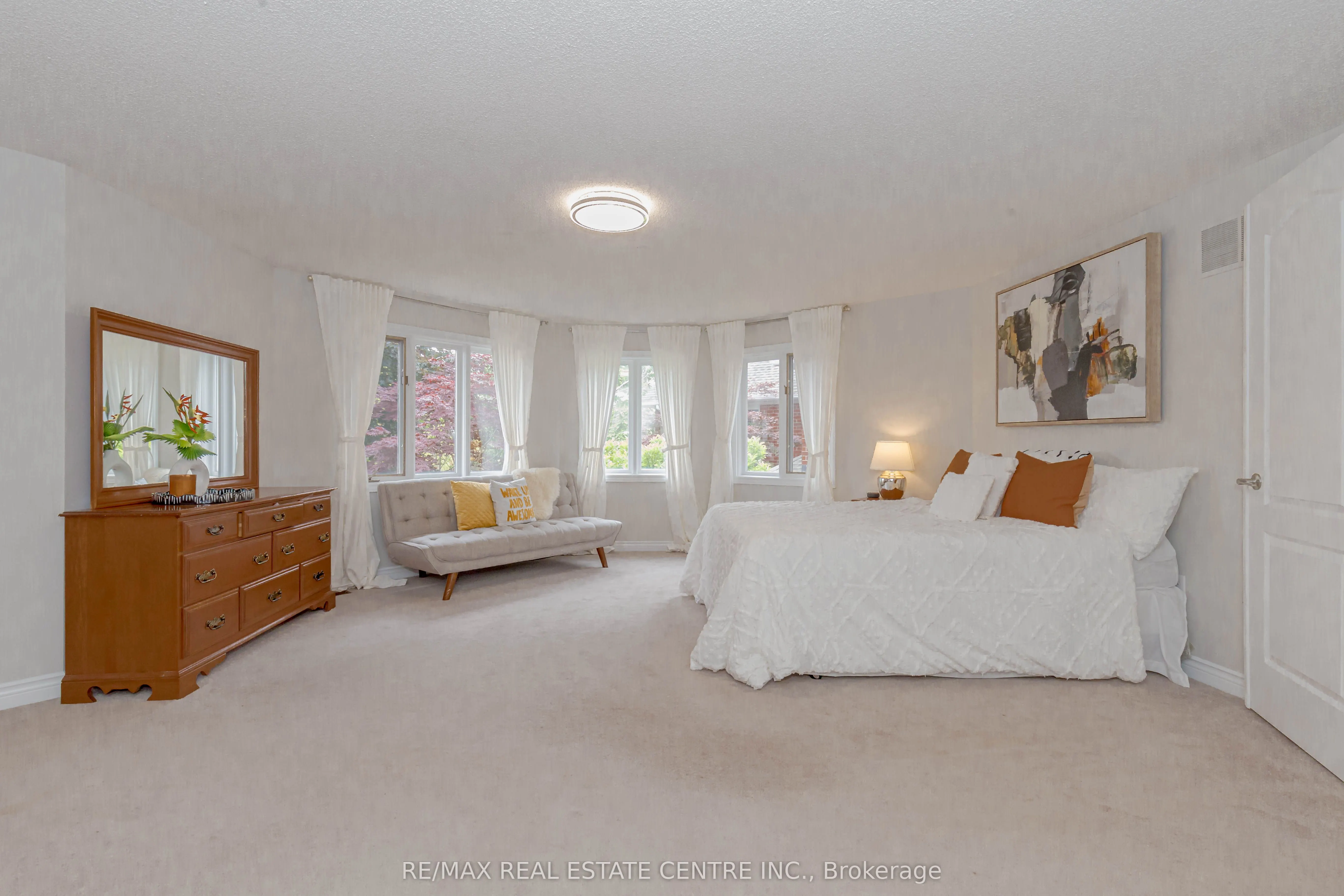 33 Strathroy Crescent