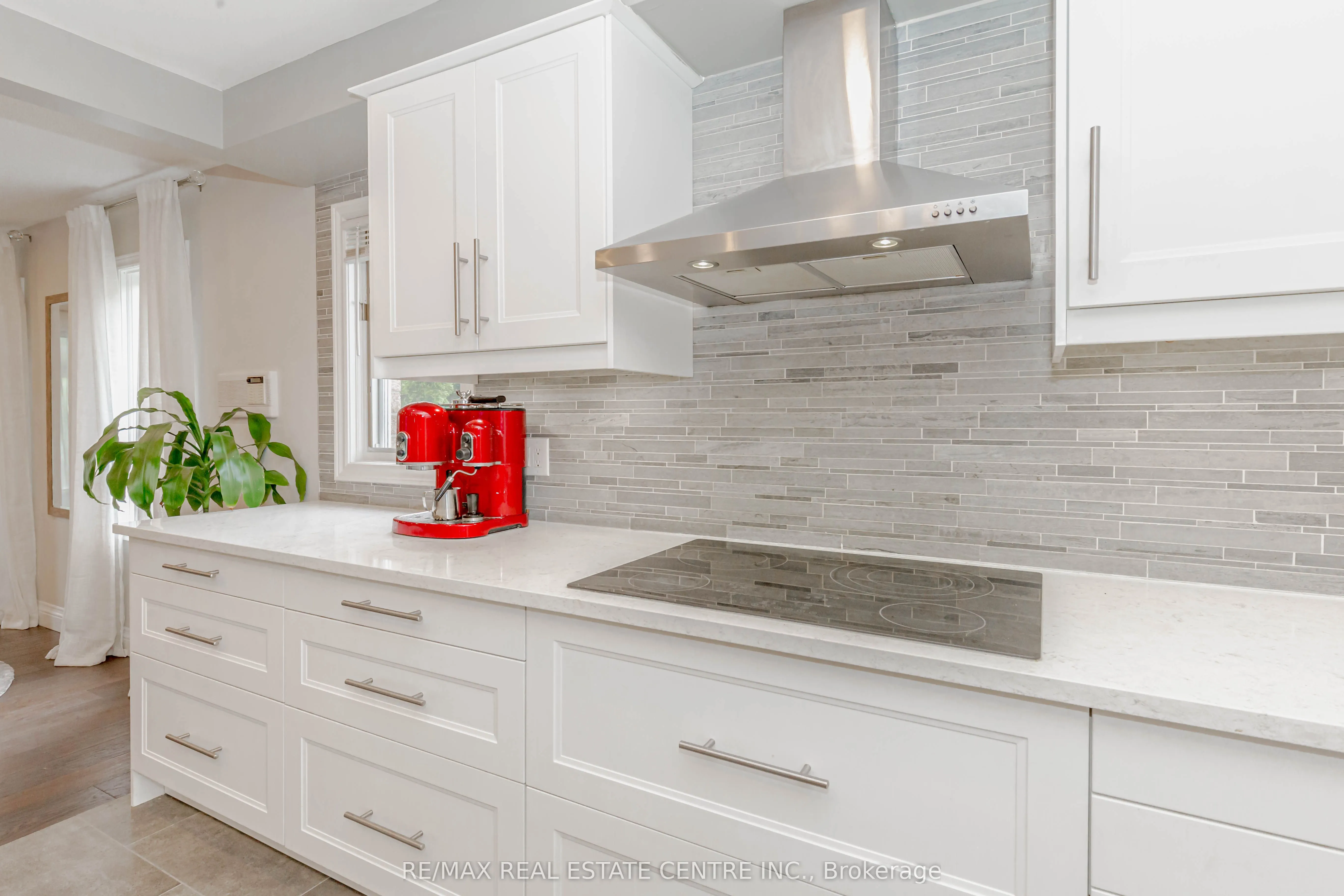 33 Strathroy Crescent