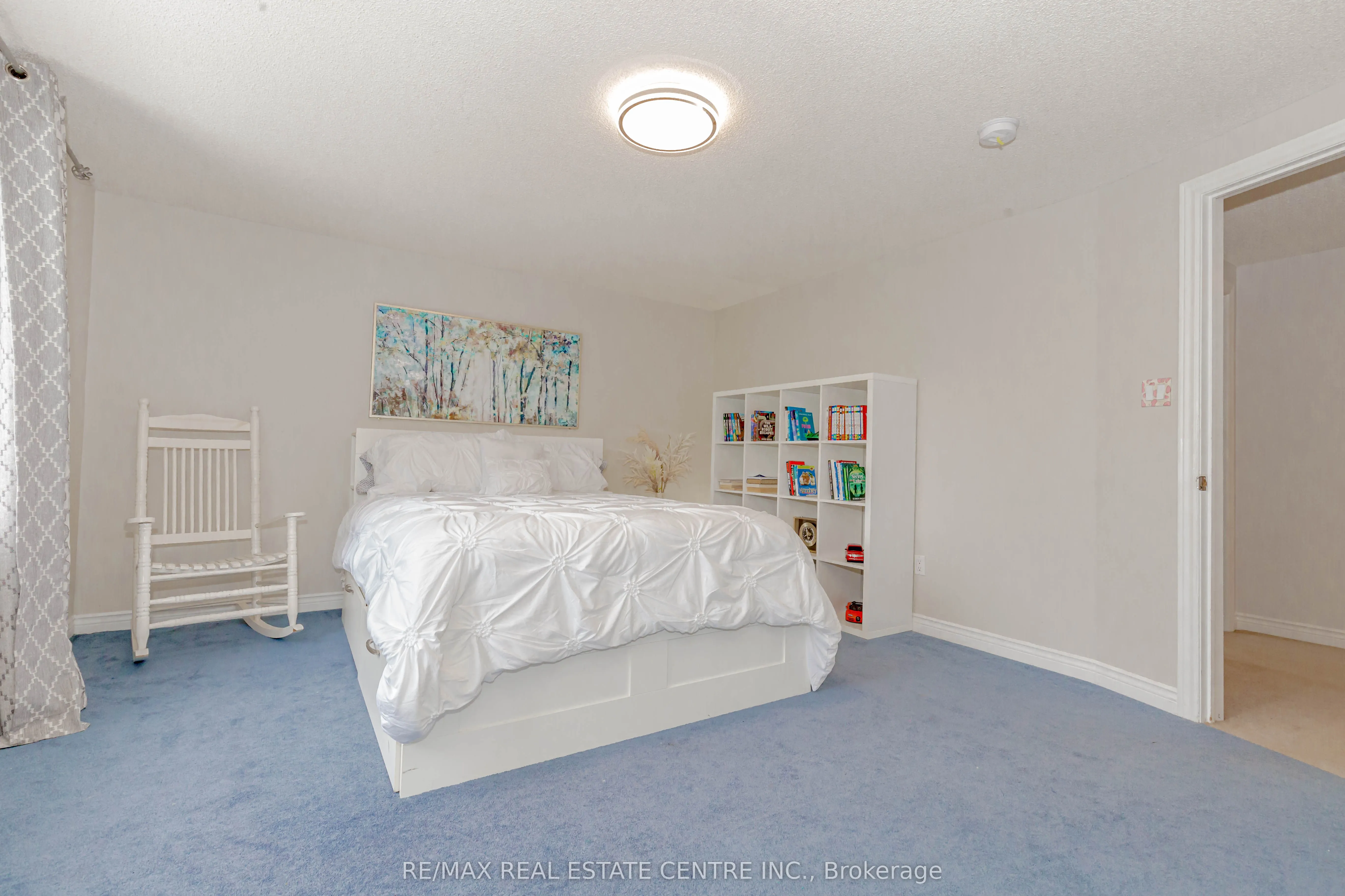 33 Strathroy Crescent