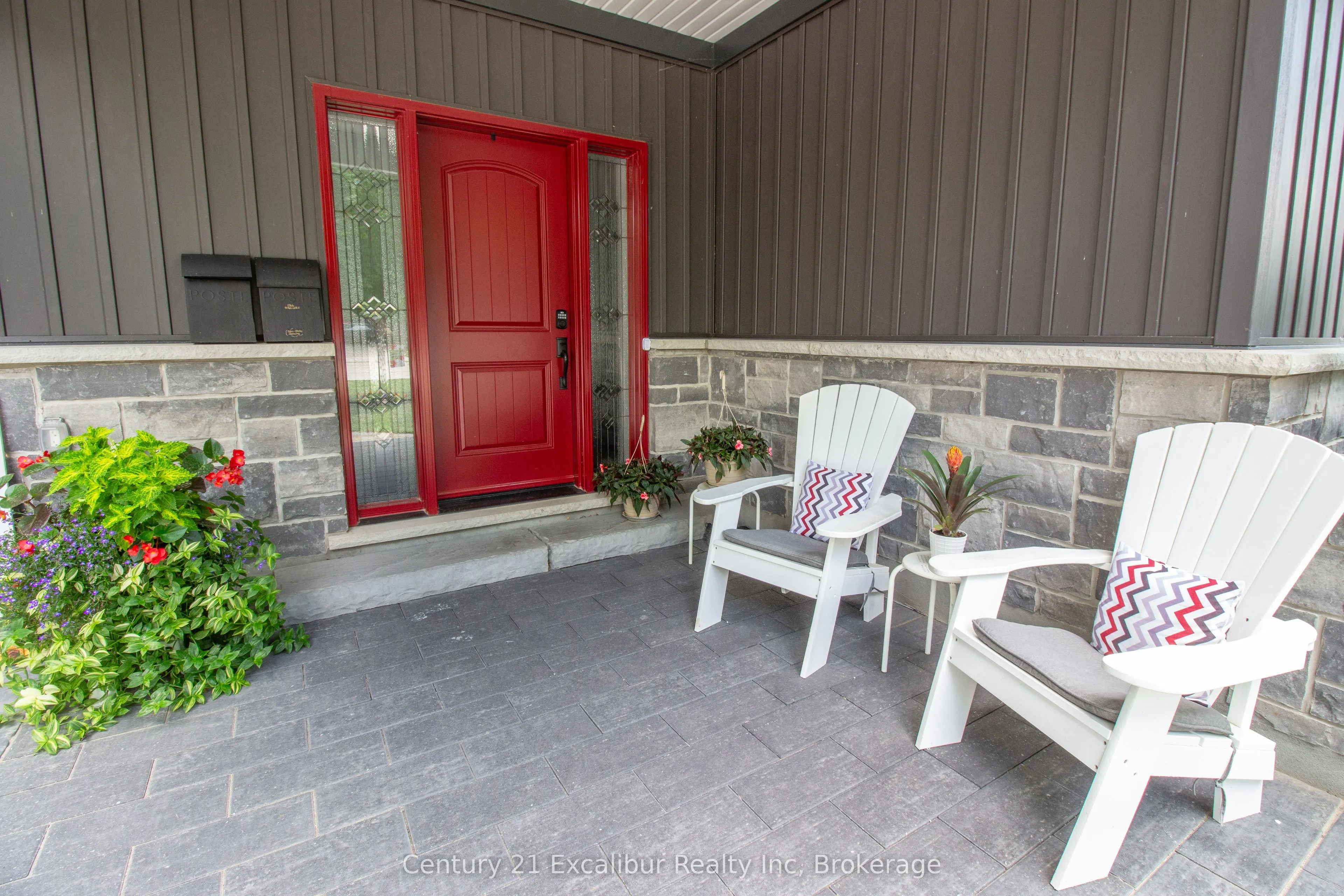 566 St. Patrick Street E