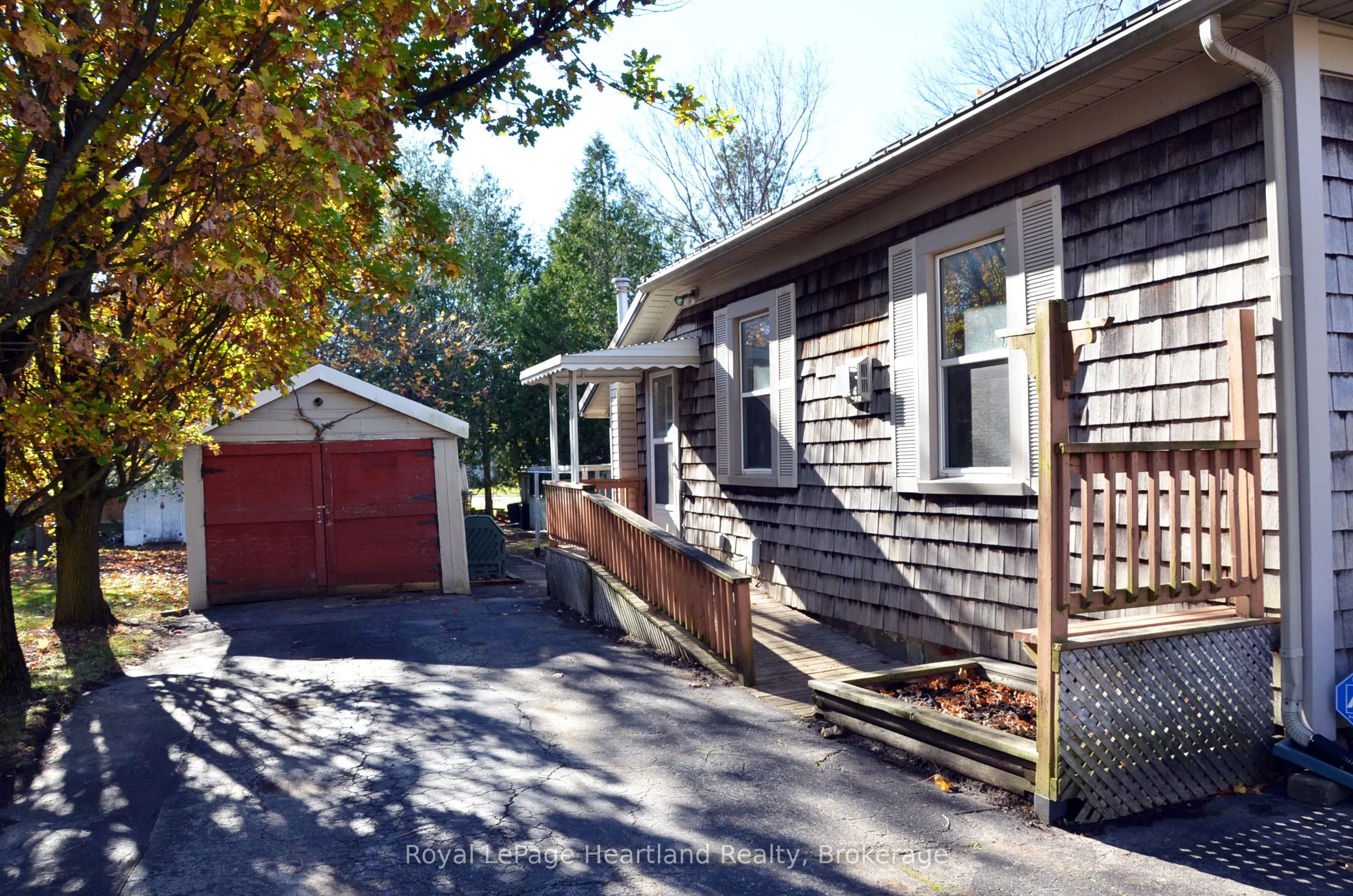 122 MARY STREET