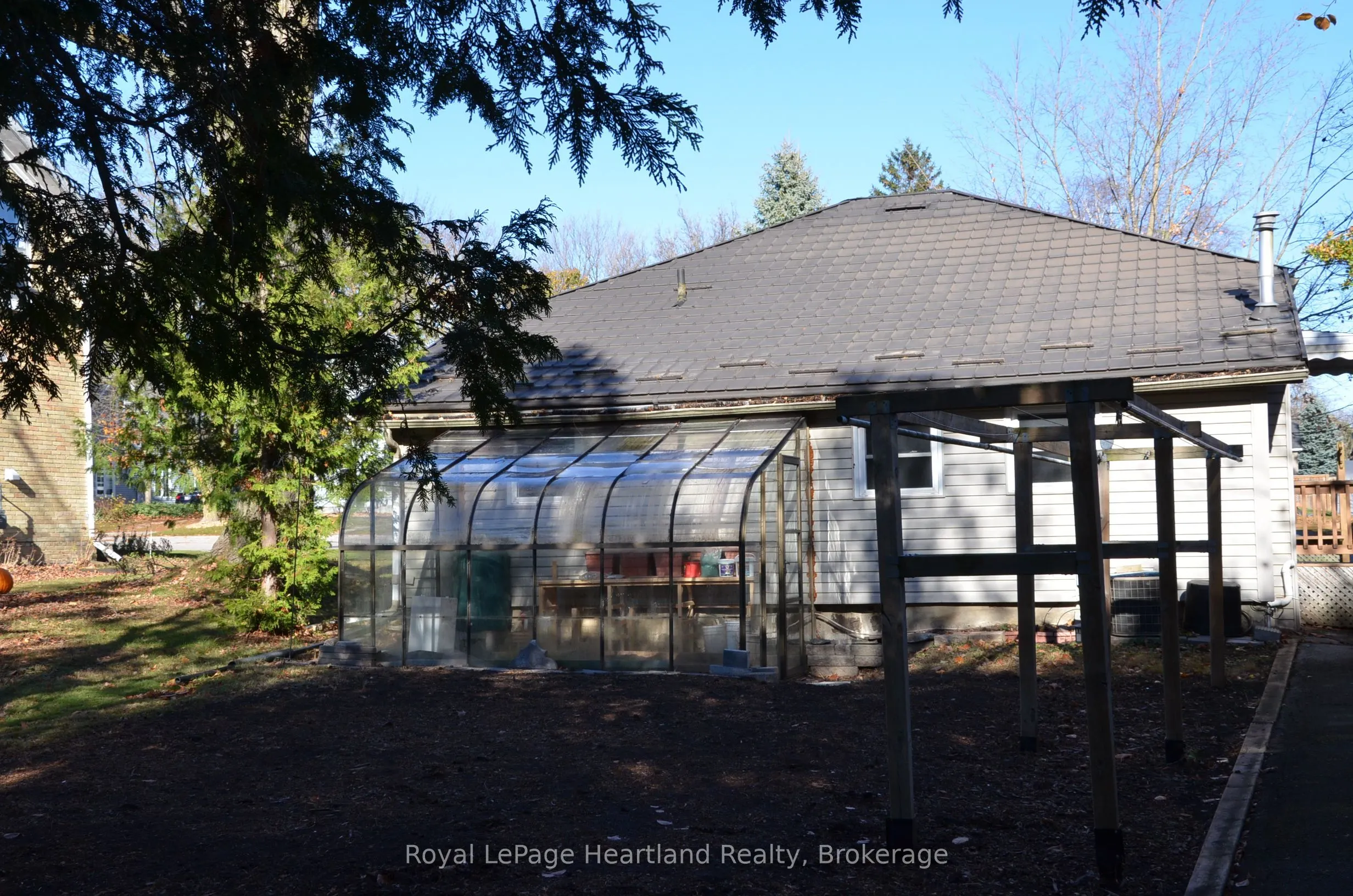 122 MARY STREET