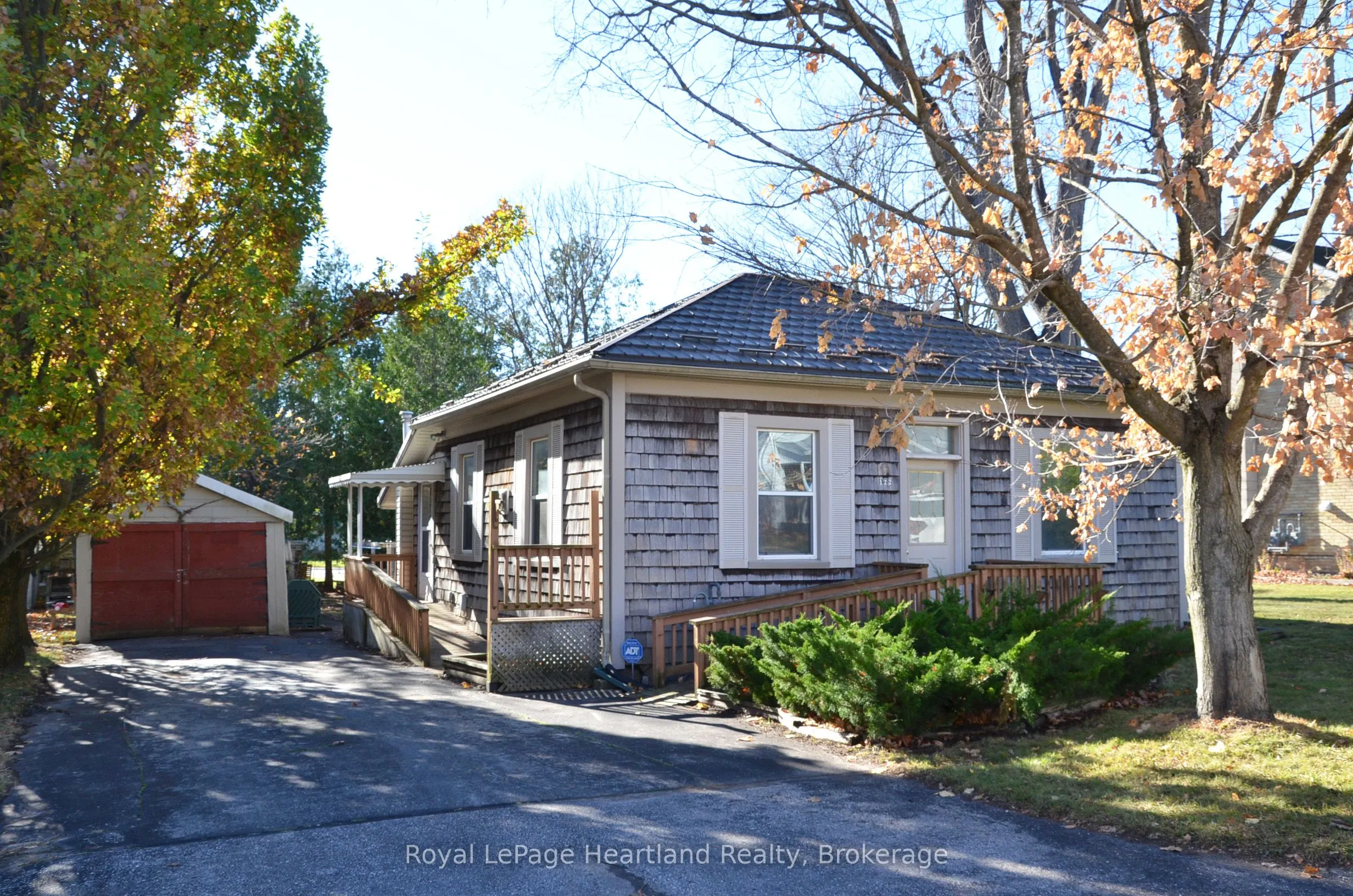 122 MARY STREET