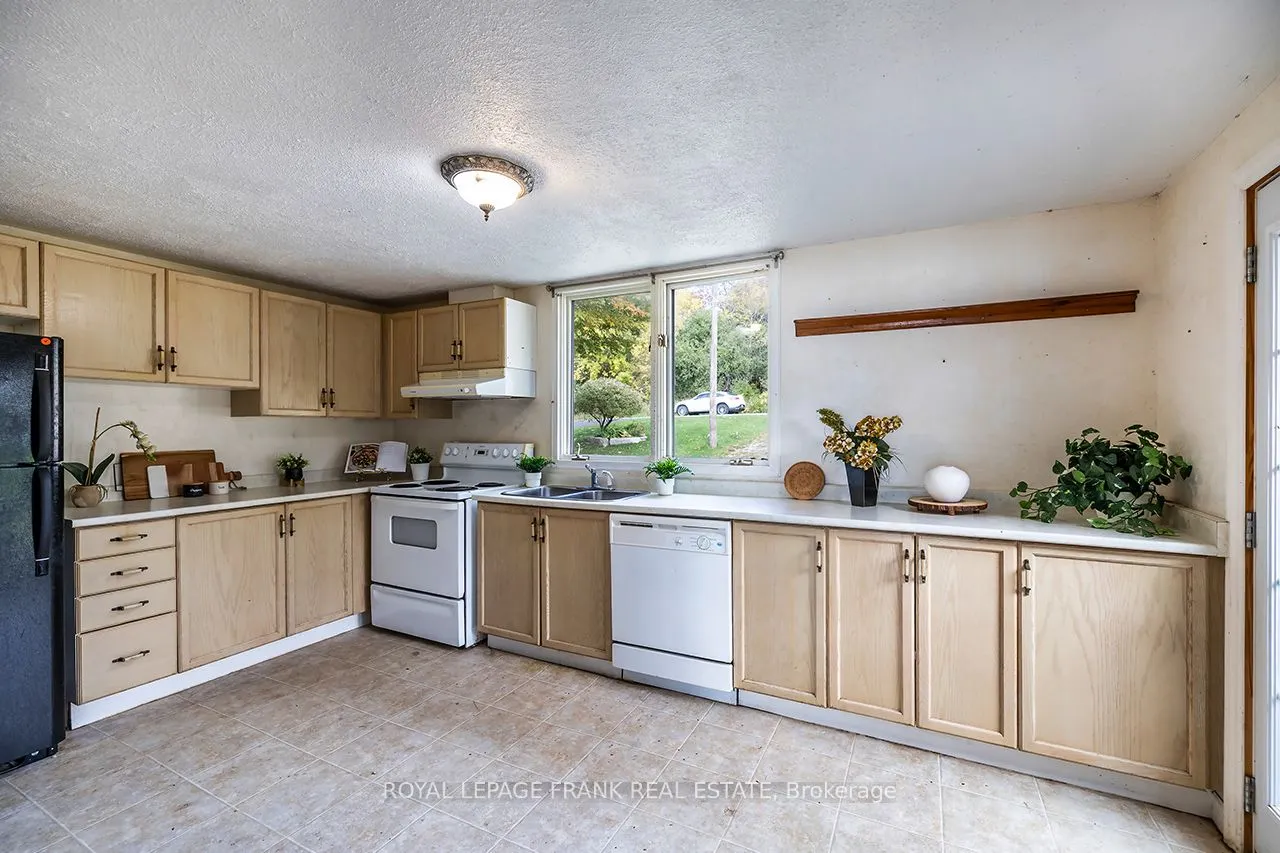 119 Oakdene Crescent