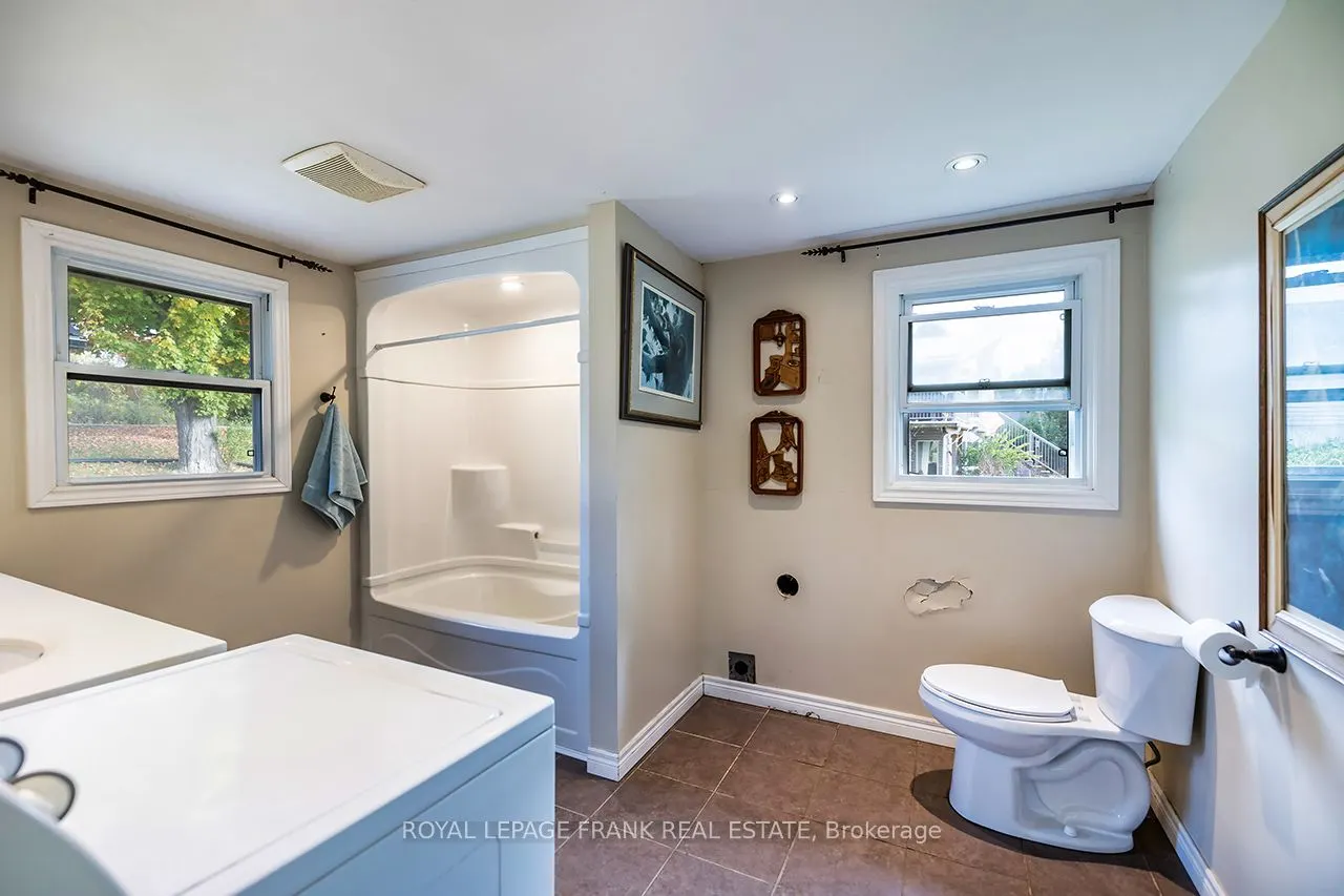 119 Oakdene Crescent