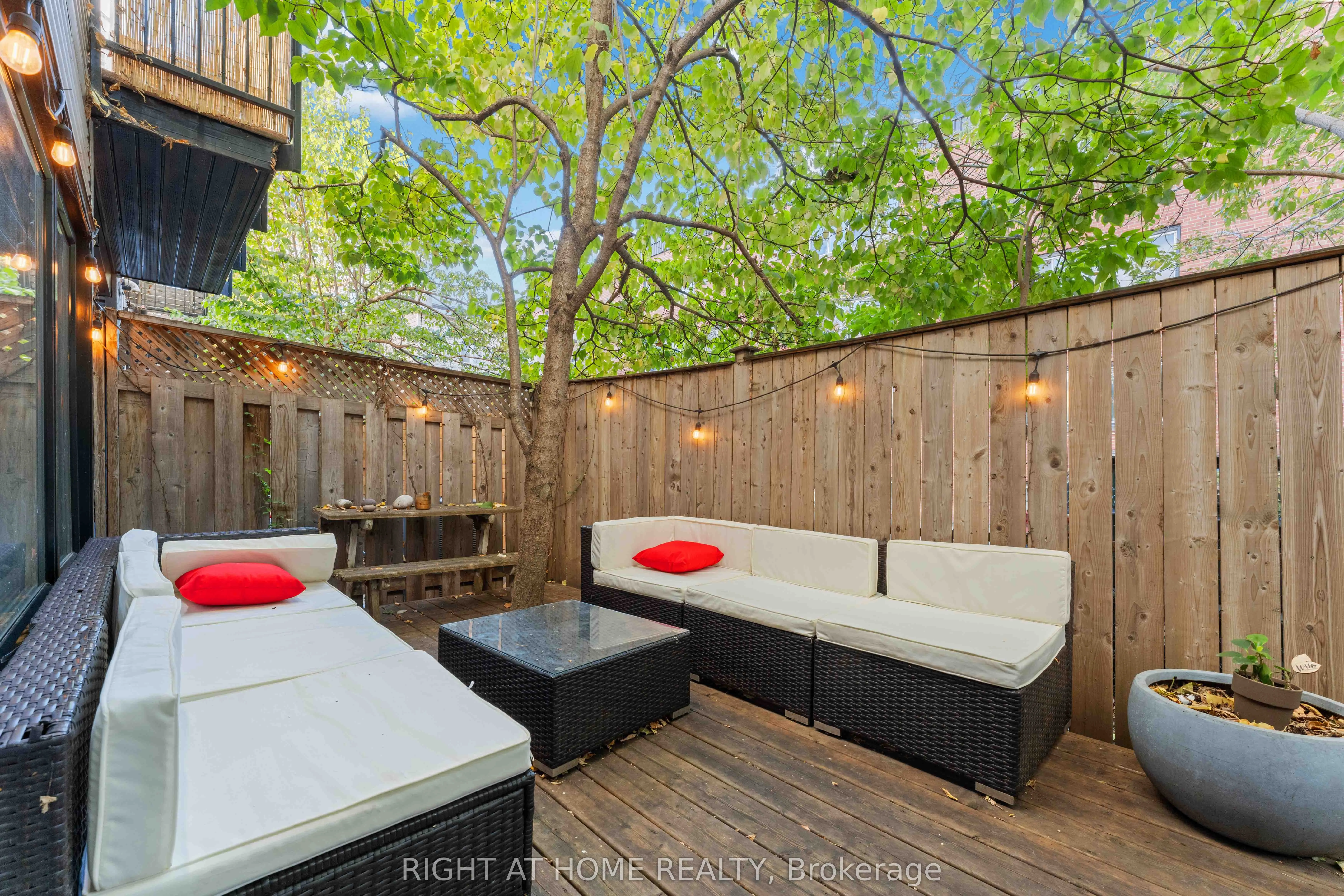 110 Little London Private