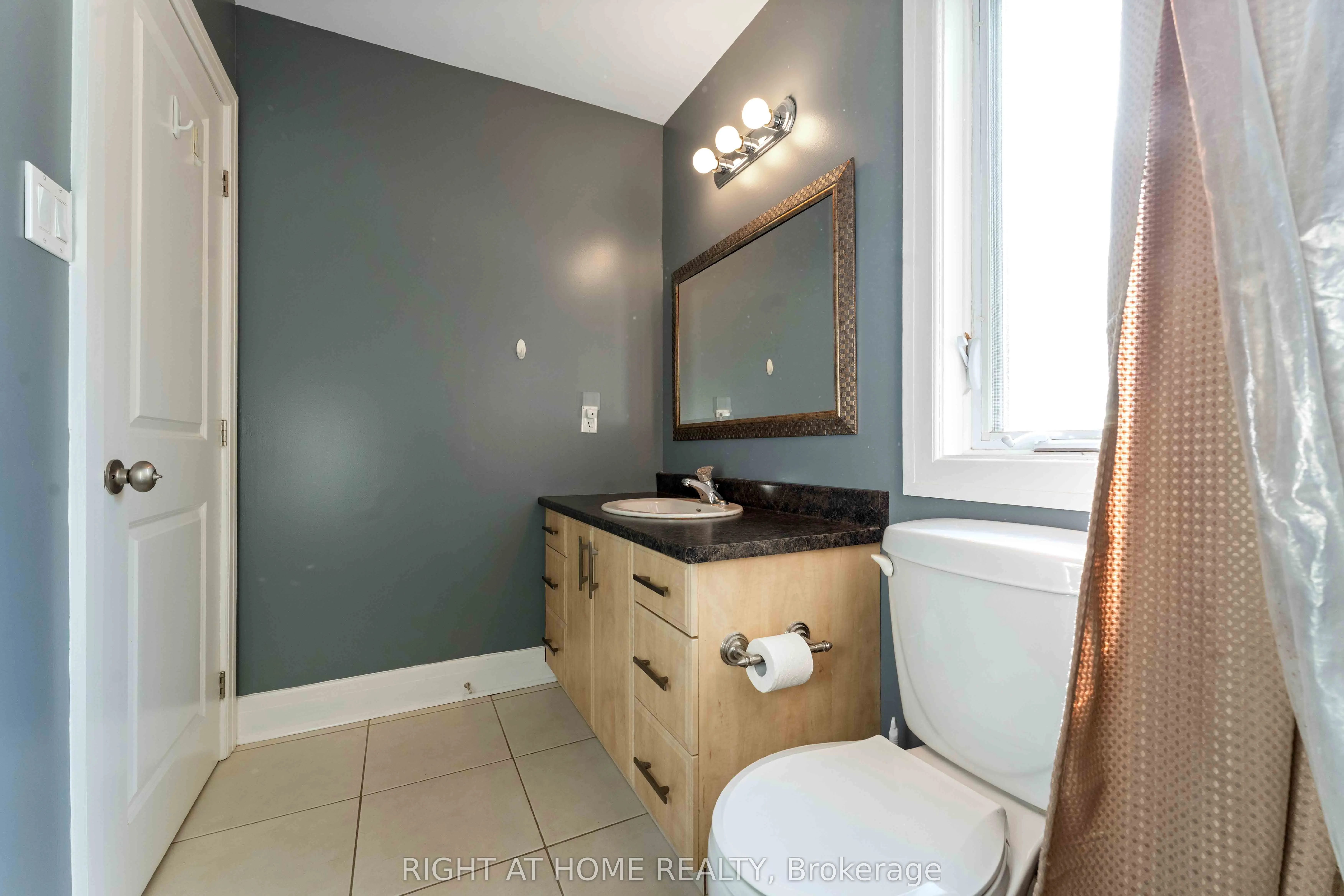 110 Little London Private
