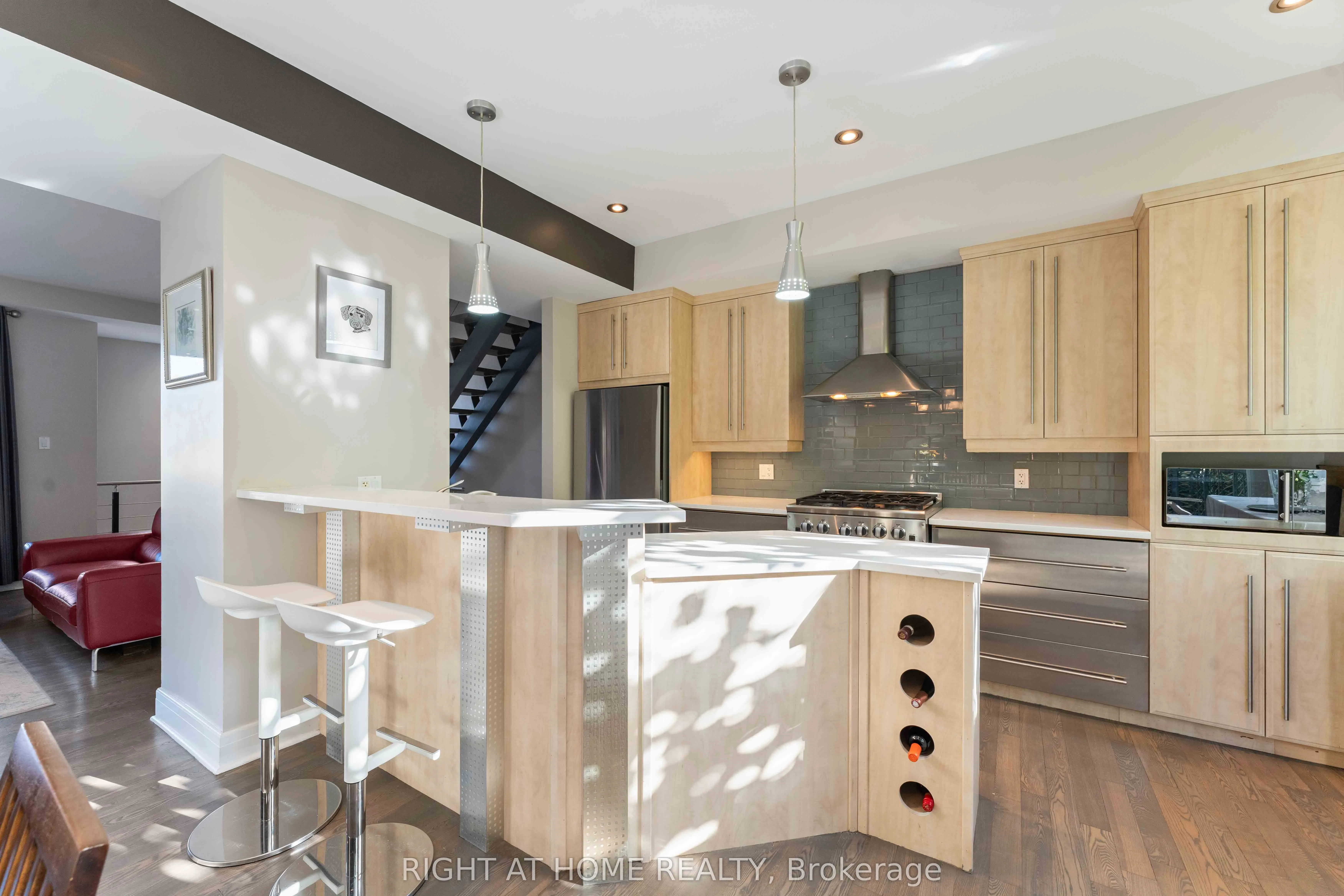 110 Little London Private