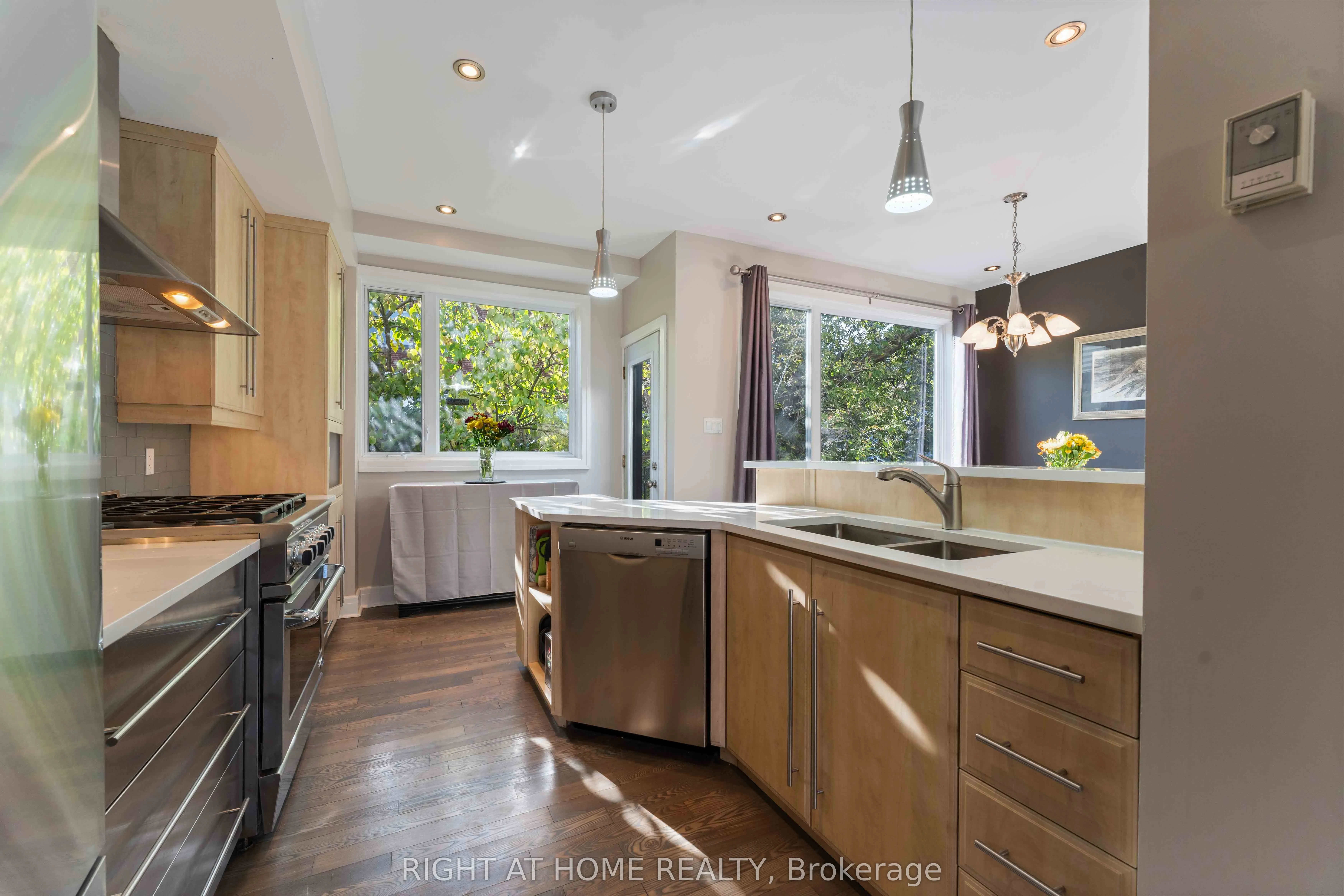 110 Little London Private