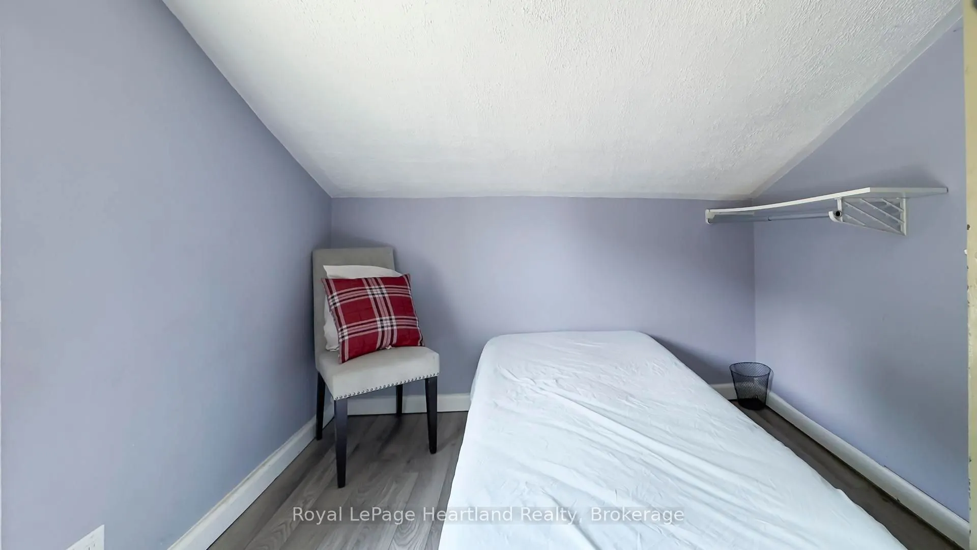 148 BRITANNIA Road E