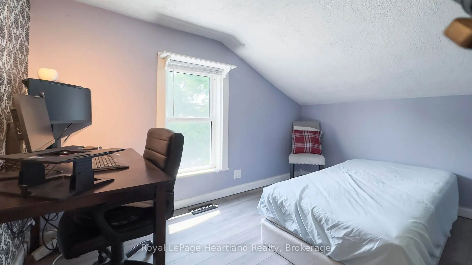 148 BRITANNIA Road E