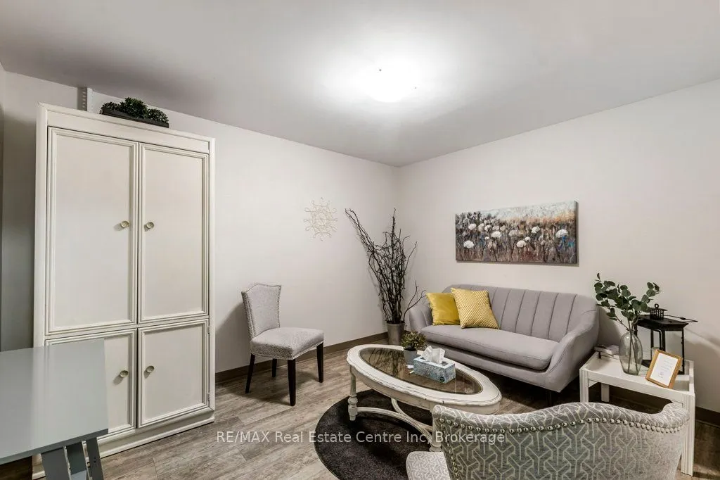 280 St Patrick Street W