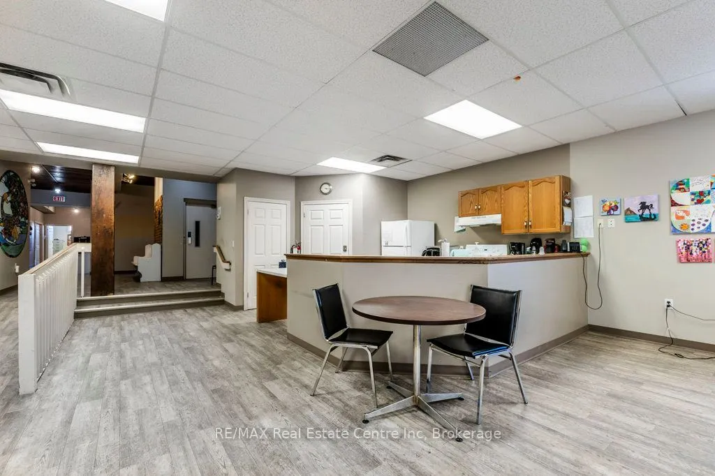 280 St Patrick Street W