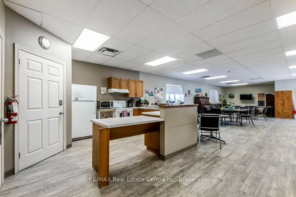 280 St Patrick Street W