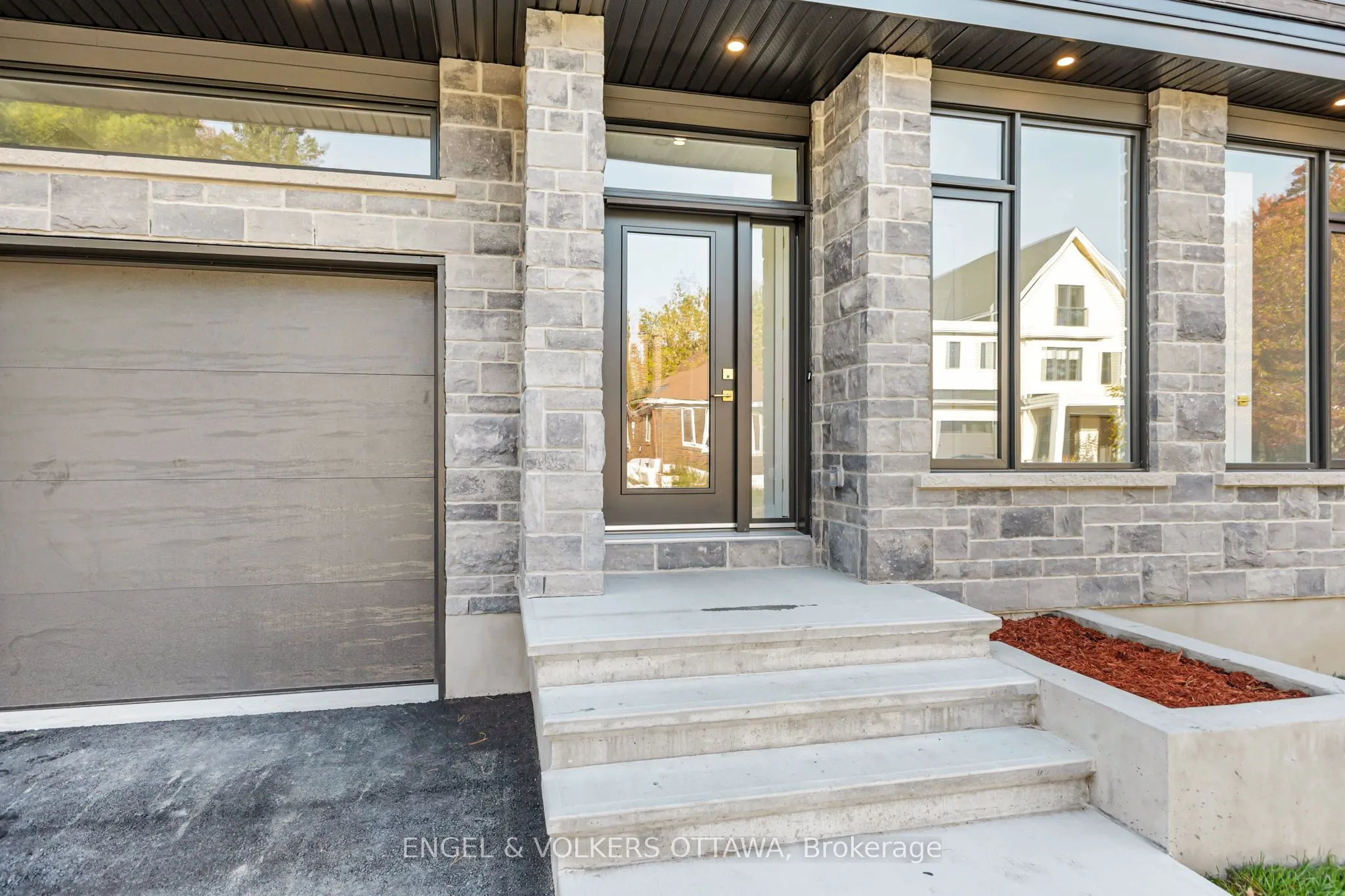 48 Mcnaughton Avenue