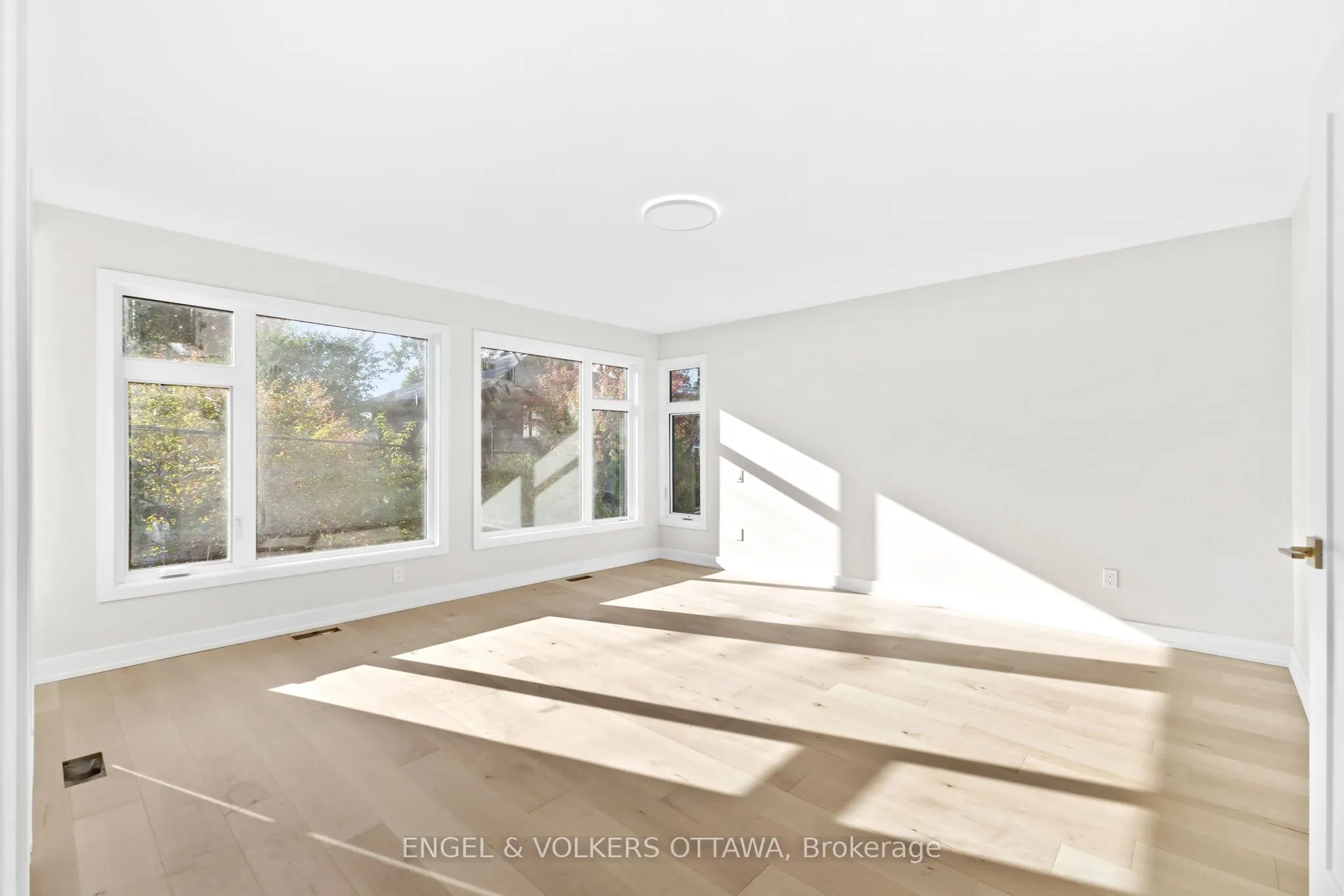 48 Mcnaughton Avenue