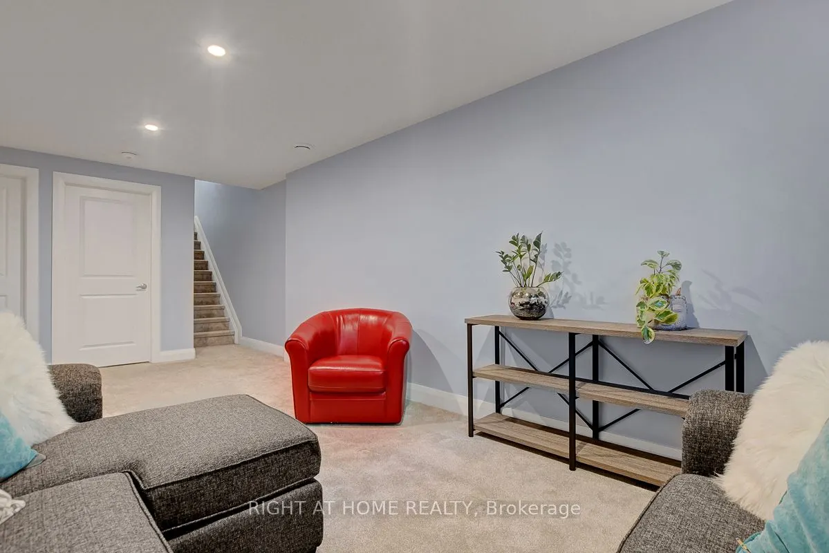 229 Purchase Crescent