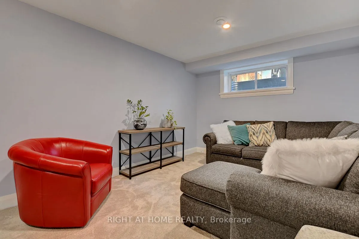229 Purchase Crescent