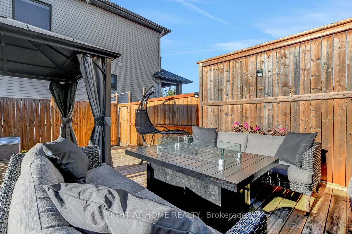 229 Purchase Crescent