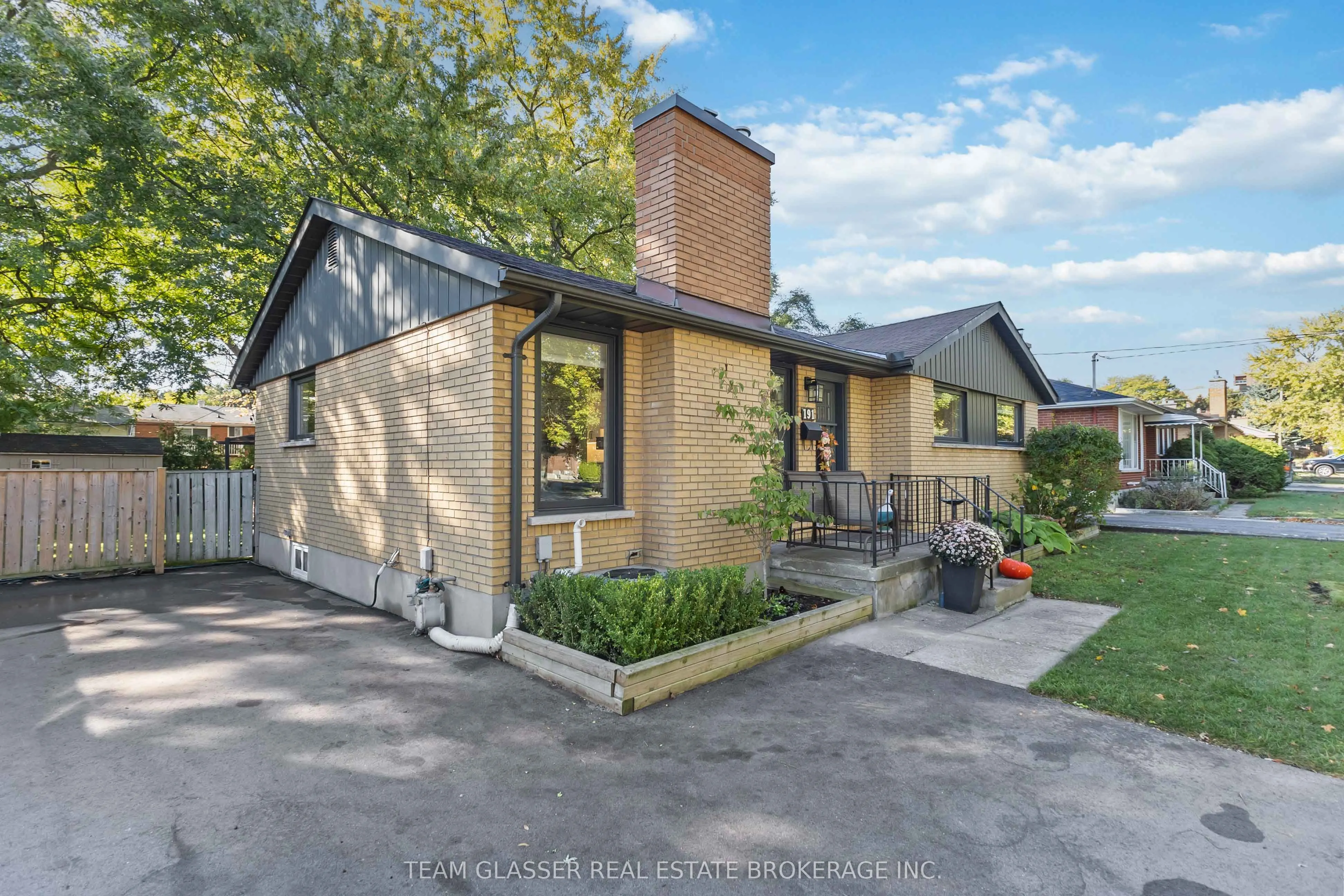 191 GLADMAN Avenue